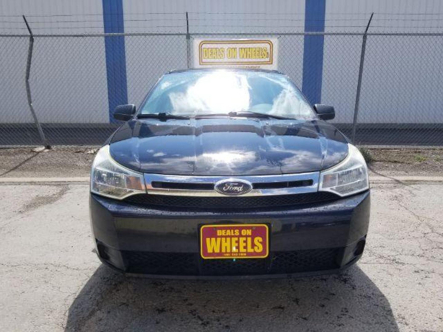 2008 Ford Focus SE Sedan (1FAHP35N28W) with an 2.0L L4 DOHC 16V engine, located at 1800 West Broadway, Missoula, 59808, (406) 543-1986, 46.881348, -114.023628 - Photo#1