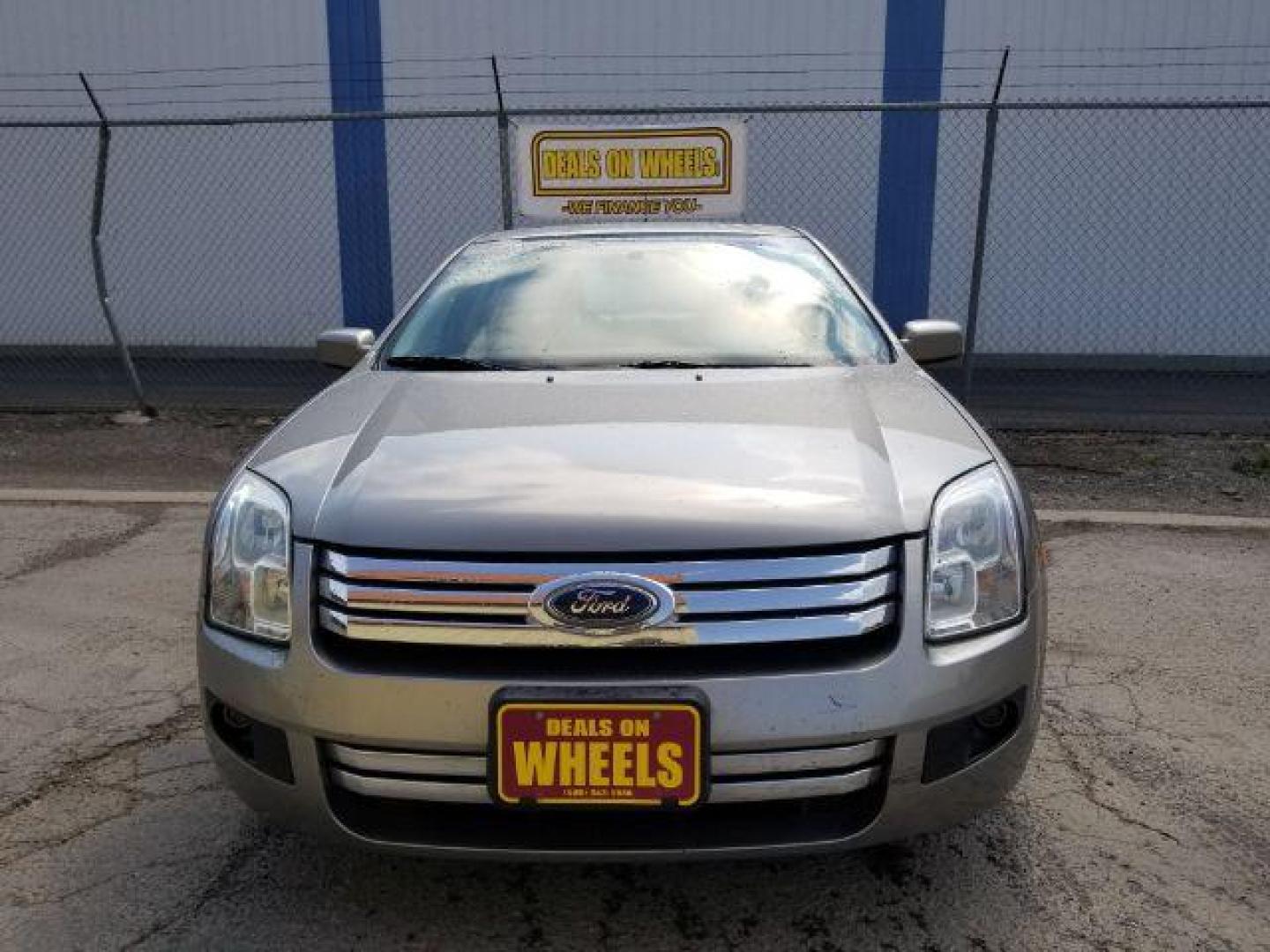 2008 Ford Fusion SE (3FAHP07Z48R) with an 2.3L L4 DOHC 16V engine, located at 601 E. Idaho St., Kalispell, MT, 59901, (406) 300-4664, 0.000000, 0.000000 - Photo#1