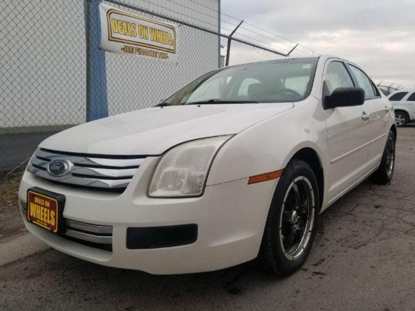 2008 Ford Fusion S (3FAHP06Z58R) with an 2.3L L4 DOHC 16V engine, located at 601 E. Idaho St., Kalispell, MT, 59901, (406) 300-4664, 0.000000, 0.000000 - Photo#0