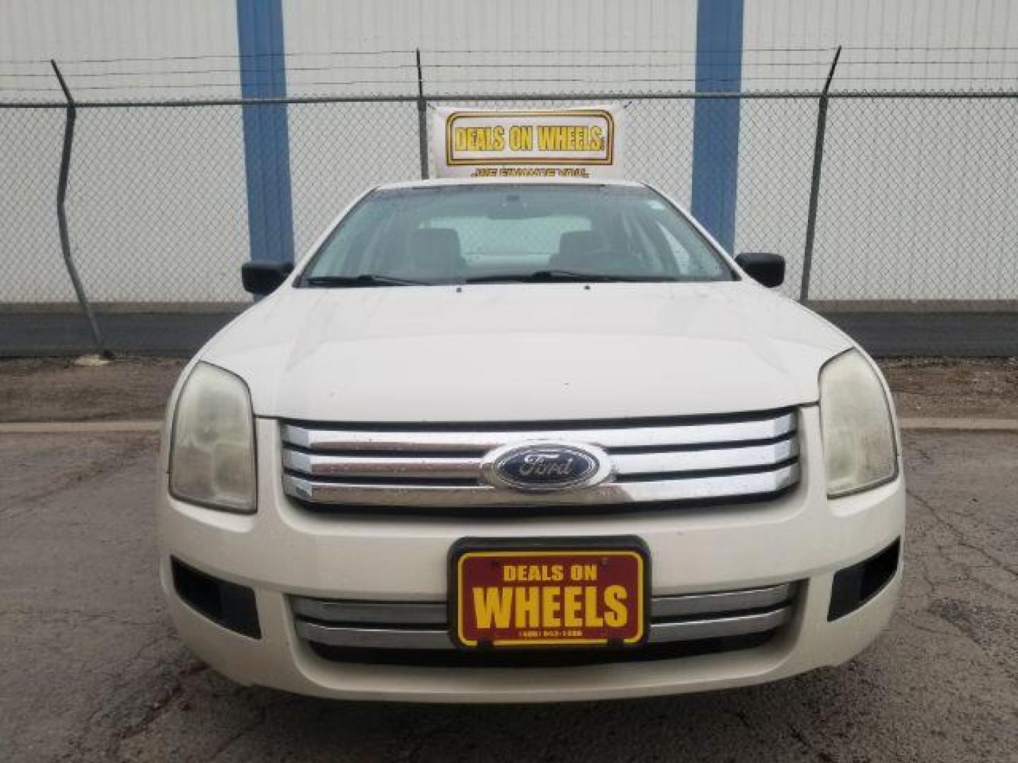 2008 Ford Fusion S (3FAHP06Z58R) with an 2.3L L4 DOHC 16V engine, located at 601 E. Idaho St., Kalispell, MT, 59901, (406) 300-4664, 0.000000, 0.000000 - Photo#1