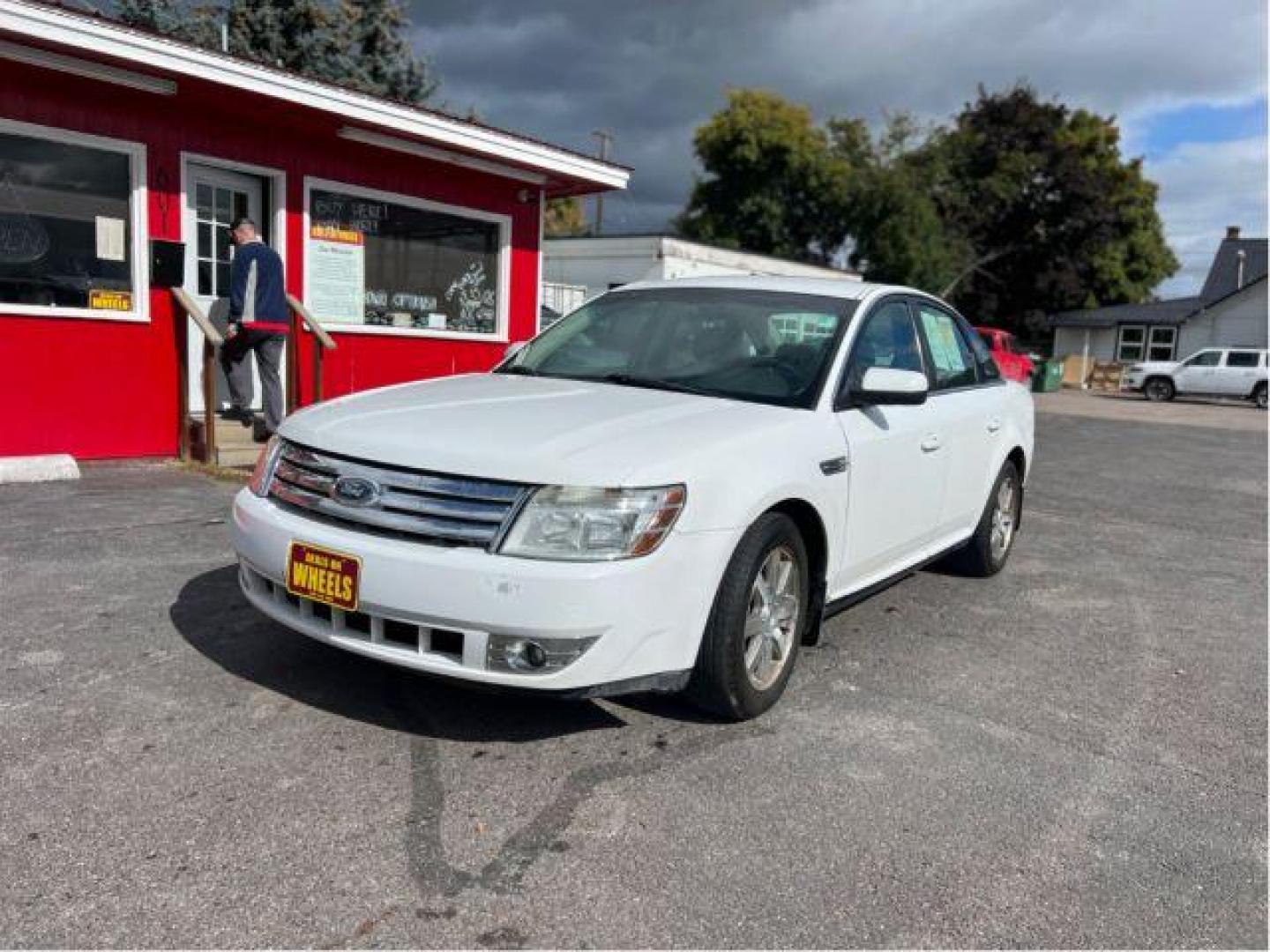 2008 Ford Taurus SEL (1FAHP24W48G) with an 3.5L V6 DOHC 24V engine, 6-Speed Automatic transmission, located at 601 E. Idaho St., Kalispell, MT, 59901, (406) 300-4664, 0.000000, 0.000000 - Photo#0