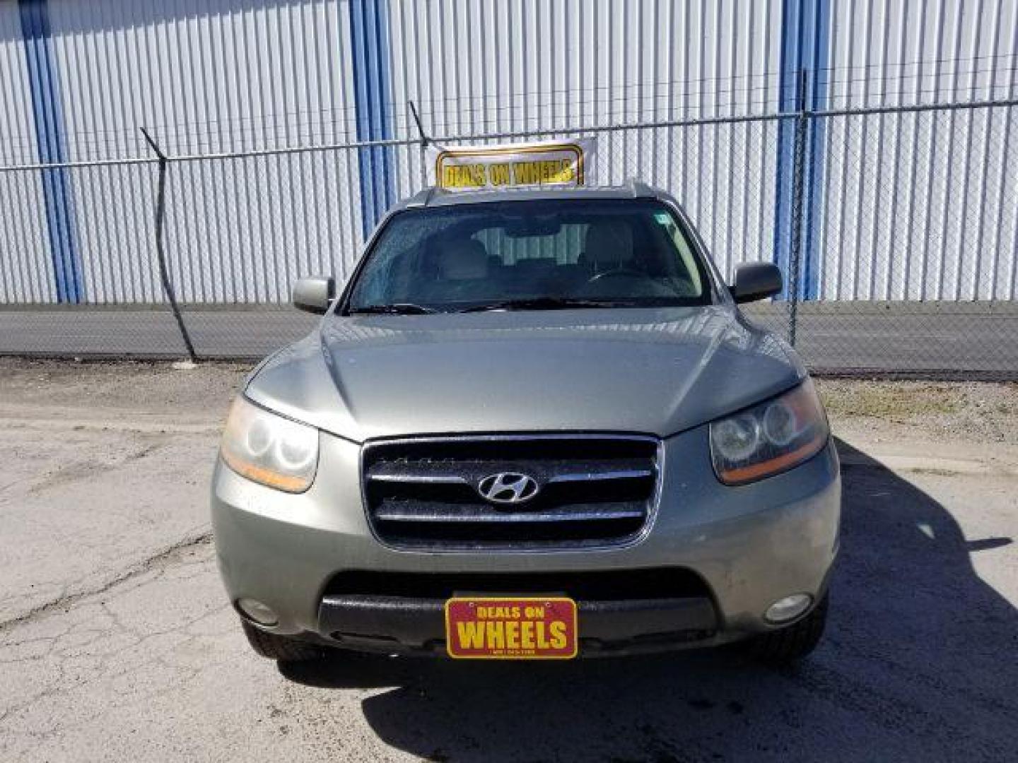 2008 Hyundai Santa Fe Limited AWD (5NMSH73E18H) with an 3.3L V6 DOHC 24V engine, 5-Speed Automatic transmission, located at 1821 N Montana Ave., Helena, MT, 59601, 0.000000, 0.000000 - Photo#2