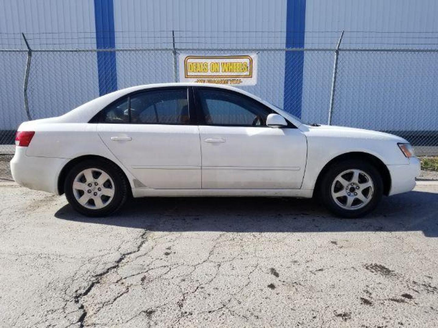 2008 Hyundai Sonata GLS (5NPET46C78H) with an 2.4L L4 DOHC 16V engine, located at 4801 10th Ave S,, Great Falls, MT, 59405, 0.000000, 0.000000 - Photo#5