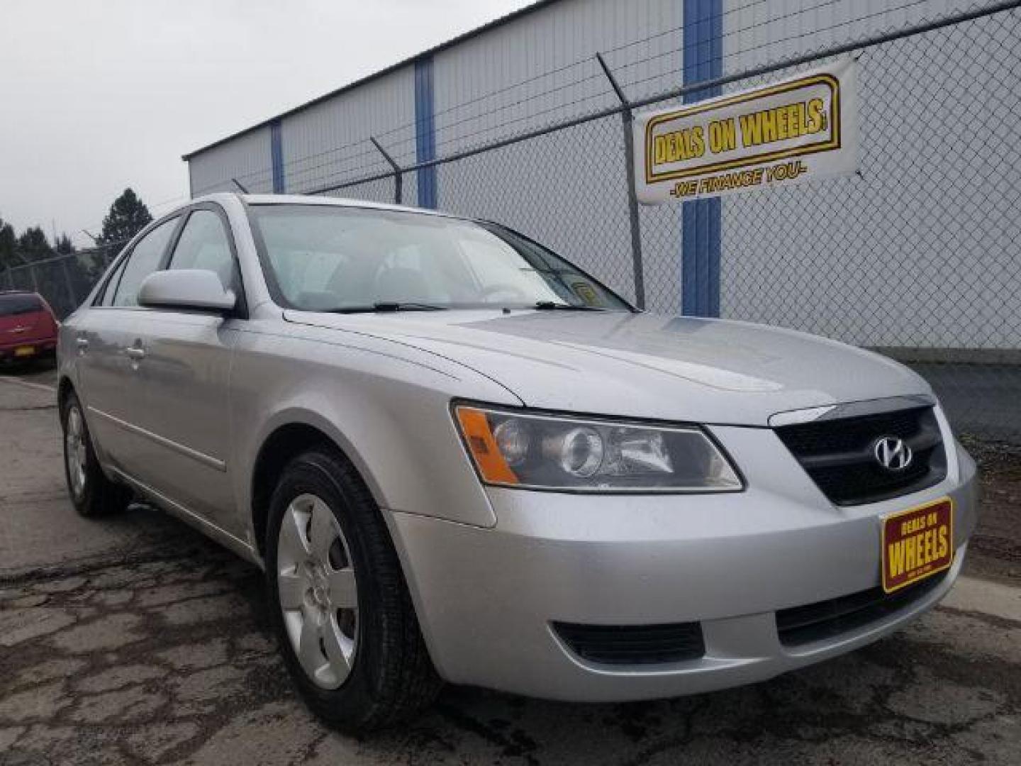 2008 Hyundai Sonata GLS (5NPET46C18H) with an 2.4L L4 DOHC 16V engine, located at 4801 10th Ave S,, Great Falls, MT, 59405, 0.000000, 0.000000 - Photo#2