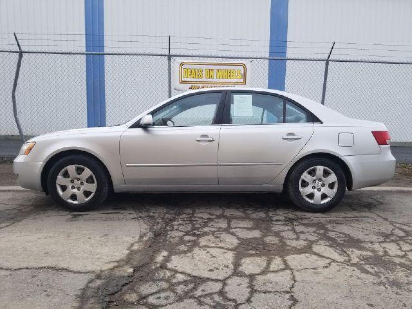 2008 Hyundai Sonata GLS (5NPET46C18H) with an 2.4L L4 DOHC 16V engine, located at 4801 10th Ave S,, Great Falls, MT, 59405, 0.000000, 0.000000 - Photo#6