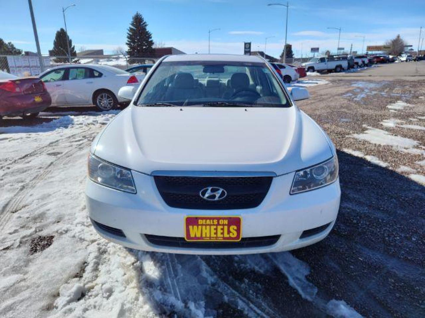 2008 Hyundai Sonata GLS (5NPET46C18H) with an 2.4L L4 DOHC 16V engine, located at 4801 10th Ave S,, Great Falls, MT, 59405, 0.000000, 0.000000 - Photo#6