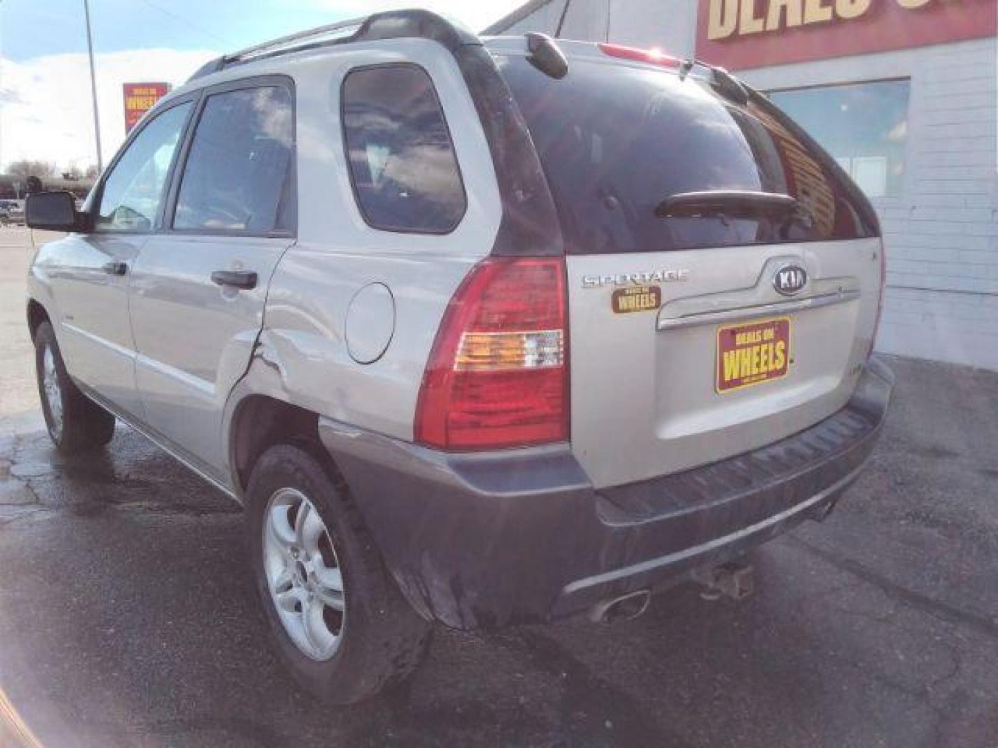 2008 SILVER KIA SPORTAGE EX V6 4WD (KNDJE723X87) with an 2.7L V6 DOHC 24V engine, 4-Speed Automatic transmission, located at 4047 Montana Ave., Billings, MT, 59101, 45.770847, -108.529800 - Photo#7