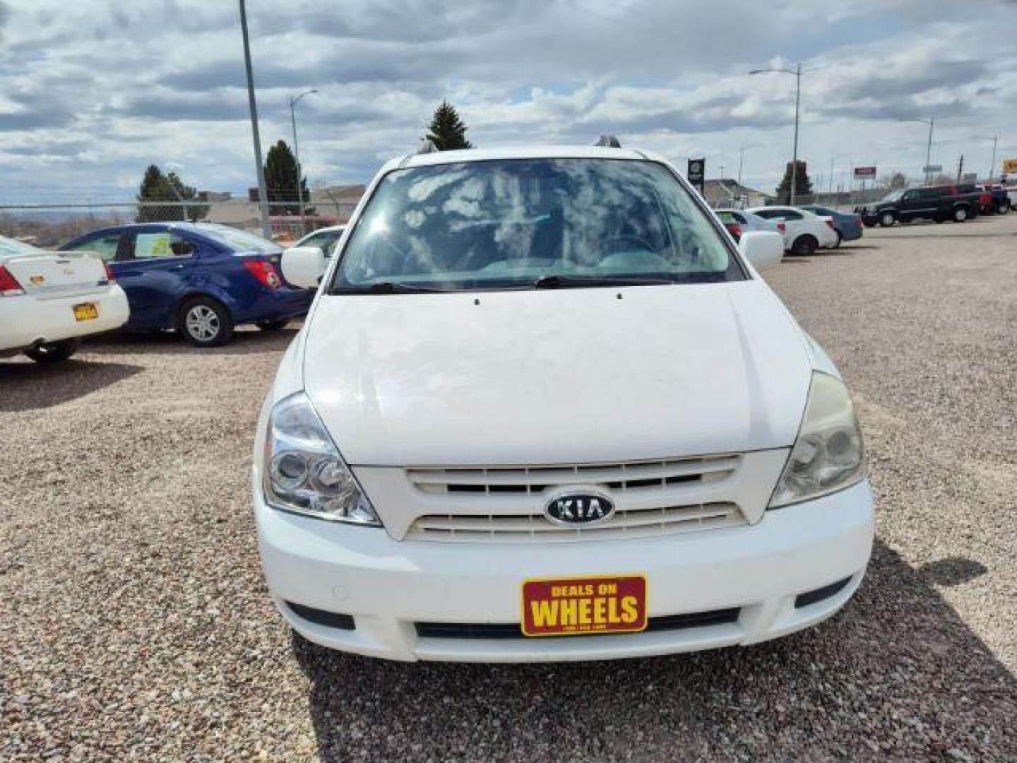 2008 Clear White Kia Sedona LX LWB (KNDMB233686) with an 3.8L V6 DOHC 24V engine, 5-Speed Automatic transmission, located at 4801 10th Ave S,, Great Falls, MT, 59405, 0.000000, 0.000000 - Photo#7