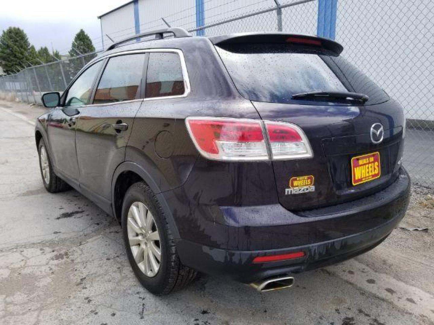 2008 Mazda CX-9 Touring 4WD (JM3TB38V380) with an 3.7L V6 DOHC 24V engine, 6-Speed Automatic transmission, located at 601 E. Idaho St., Kalispell, MT, 59901, (406) 300-4664, 0.000000, 0.000000 - Photo#3