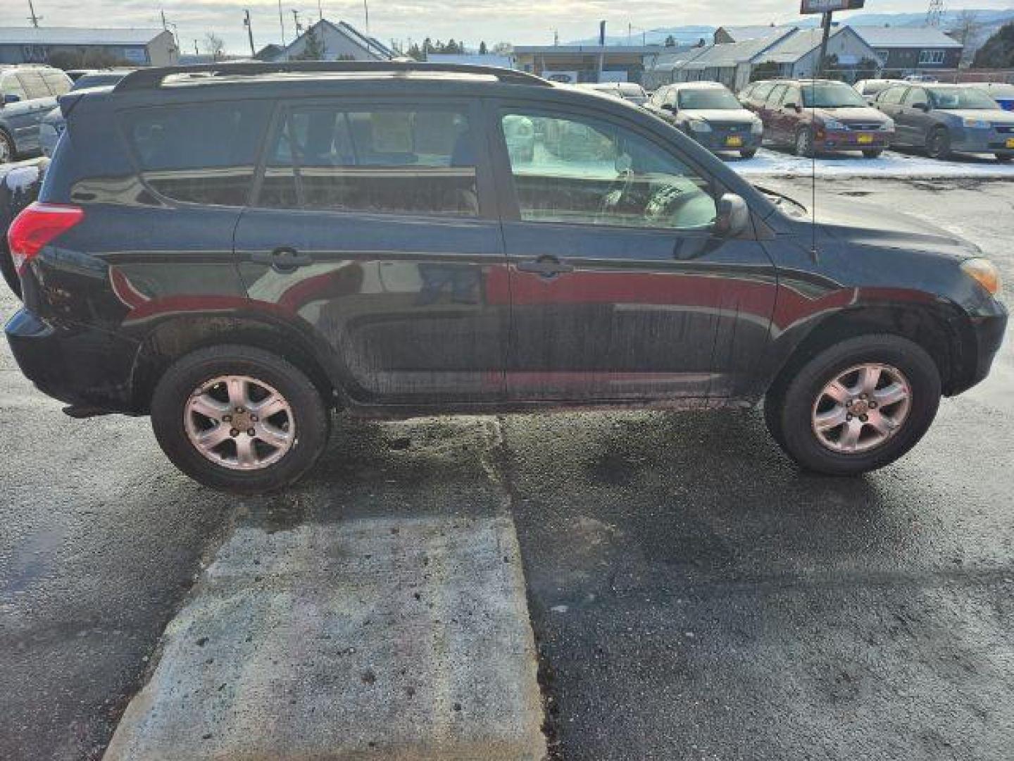 2008 Toyota RAV4 Base I4 2WD (JTMZD33V086) with an 2.4L L4 DOHC 16V engine, 4-Speed Automatic transmission, located at 601 E. Idaho St., Kalispell, MT, 59901, (406) 300-4664, 0.000000, 0.000000 - Photo#5