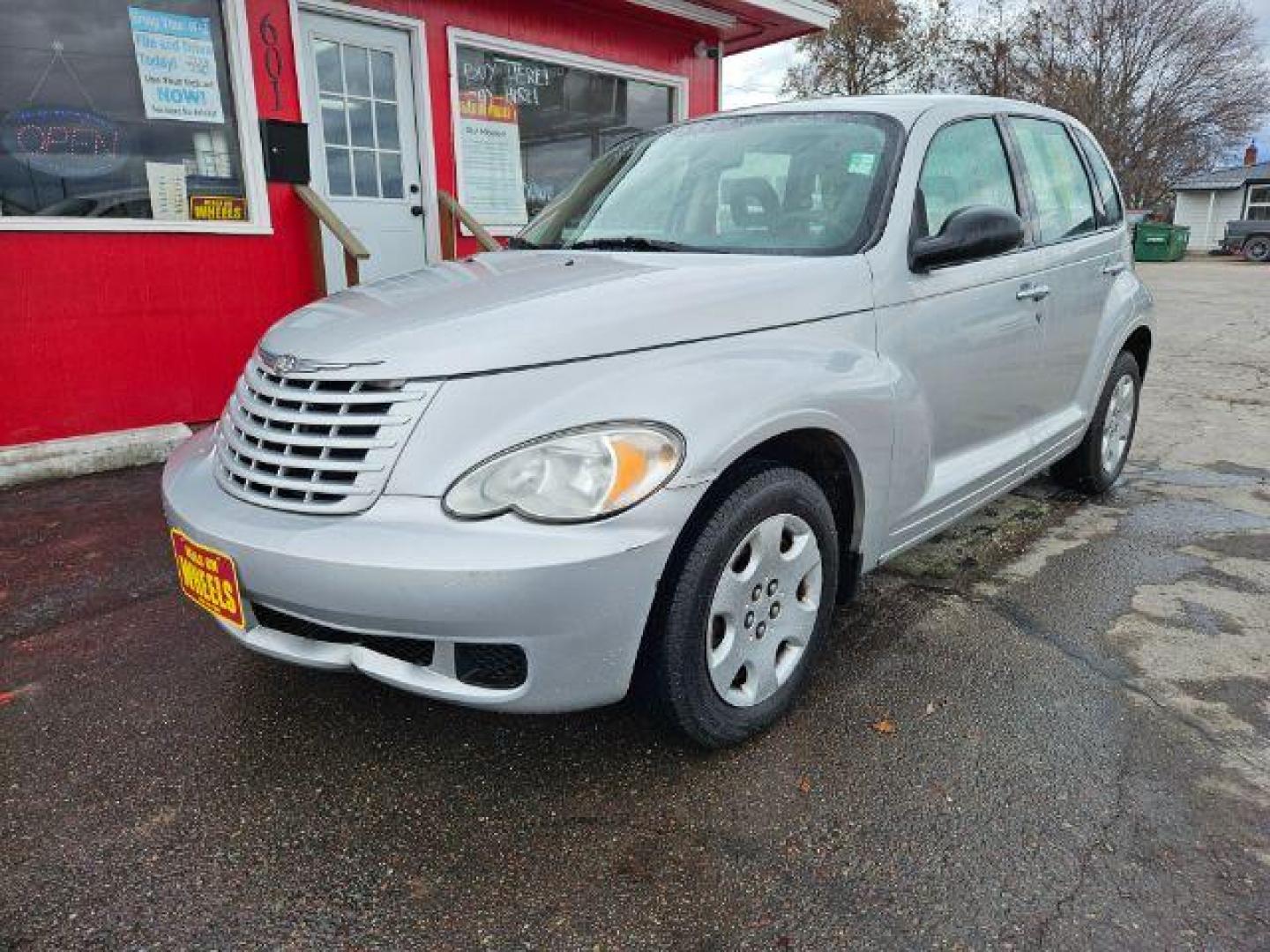 2009 Chrysler PT Cruiser Base (3A8FY48989T) with an 2.4L L4 DOHC 16V engine, located at 601 E. Idaho St., Kalispell, MT, 59901, (406) 300-4664, 0.000000, 0.000000 - Photo#0