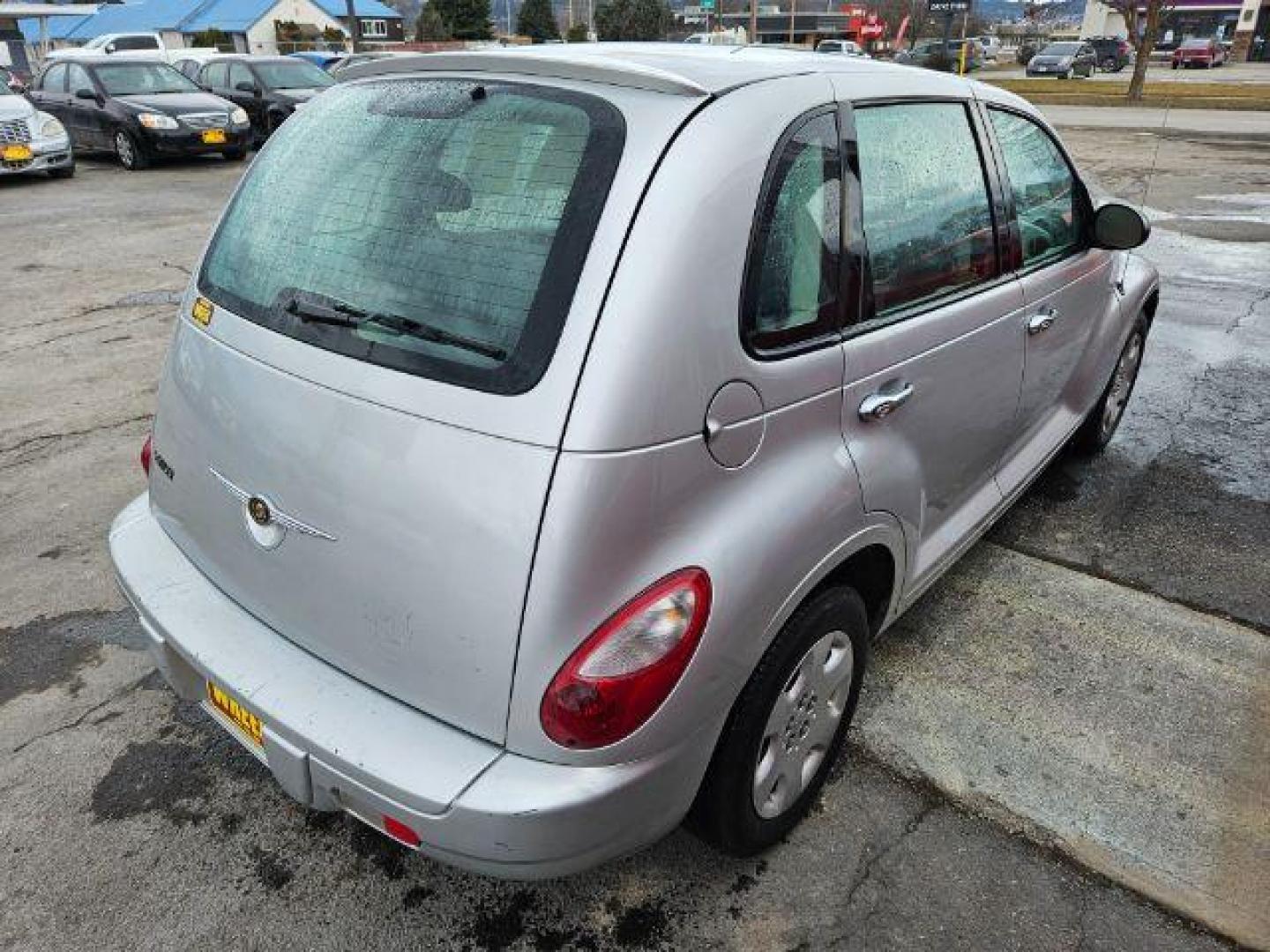 2009 Chrysler PT Cruiser Base (3A8FY48989T) with an 2.4L L4 DOHC 16V engine, located at 601 E. Idaho St., Kalispell, MT, 59901, (406) 300-4664, 0.000000, 0.000000 - Photo#4