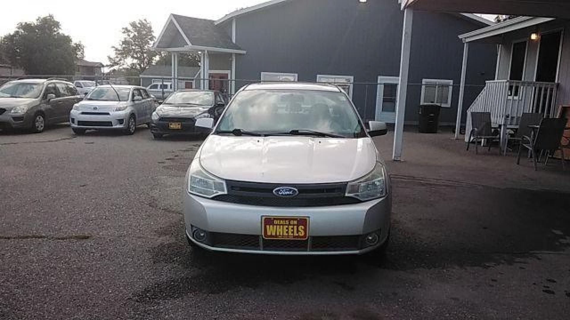 2009 Brilliant Silver Met Ford Focus SES Sedan (1FAHP36N89W) with an 2.0L L4 DOHC 16V engine, located at 1821 N Montana Ave., Helena, MT, 59601, 0.000000, 0.000000 - Photo#1