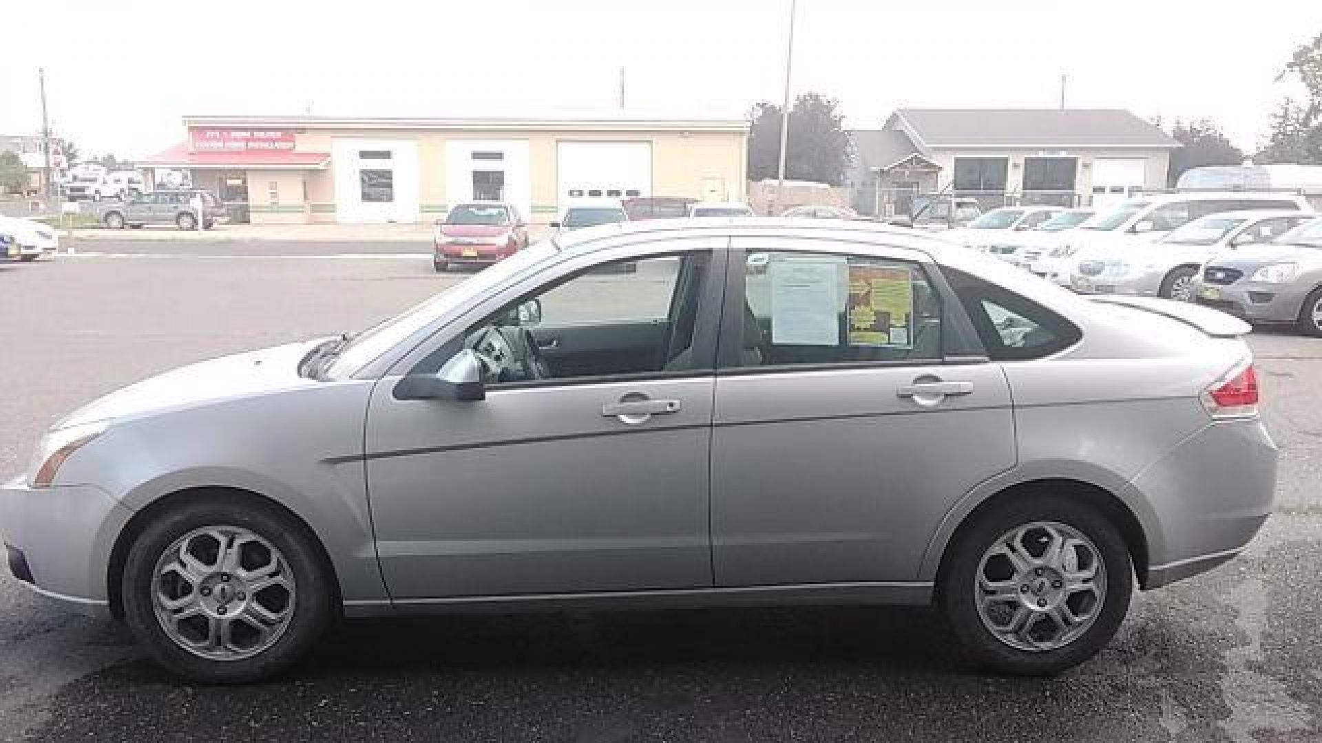 2009 Brilliant Silver Met Ford Focus SES Sedan (1FAHP36N89W) with an 2.0L L4 DOHC 16V engine, located at 1821 N Montana Ave., Helena, MT, 59601, 0.000000, 0.000000 - Photo#7