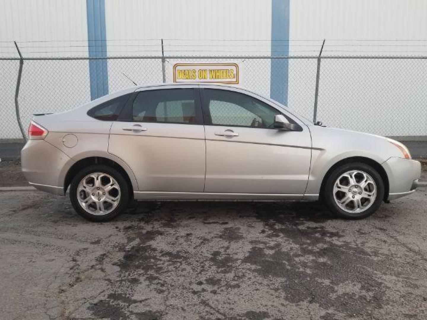 2009 Ford Focus SES Sedan (1FAHP36N99W) with an 2.0L L4 DOHC 16V engine, located at 4047 Montana Ave., Billings, MT, 59101, 45.770847, -108.529800 - Photo#3