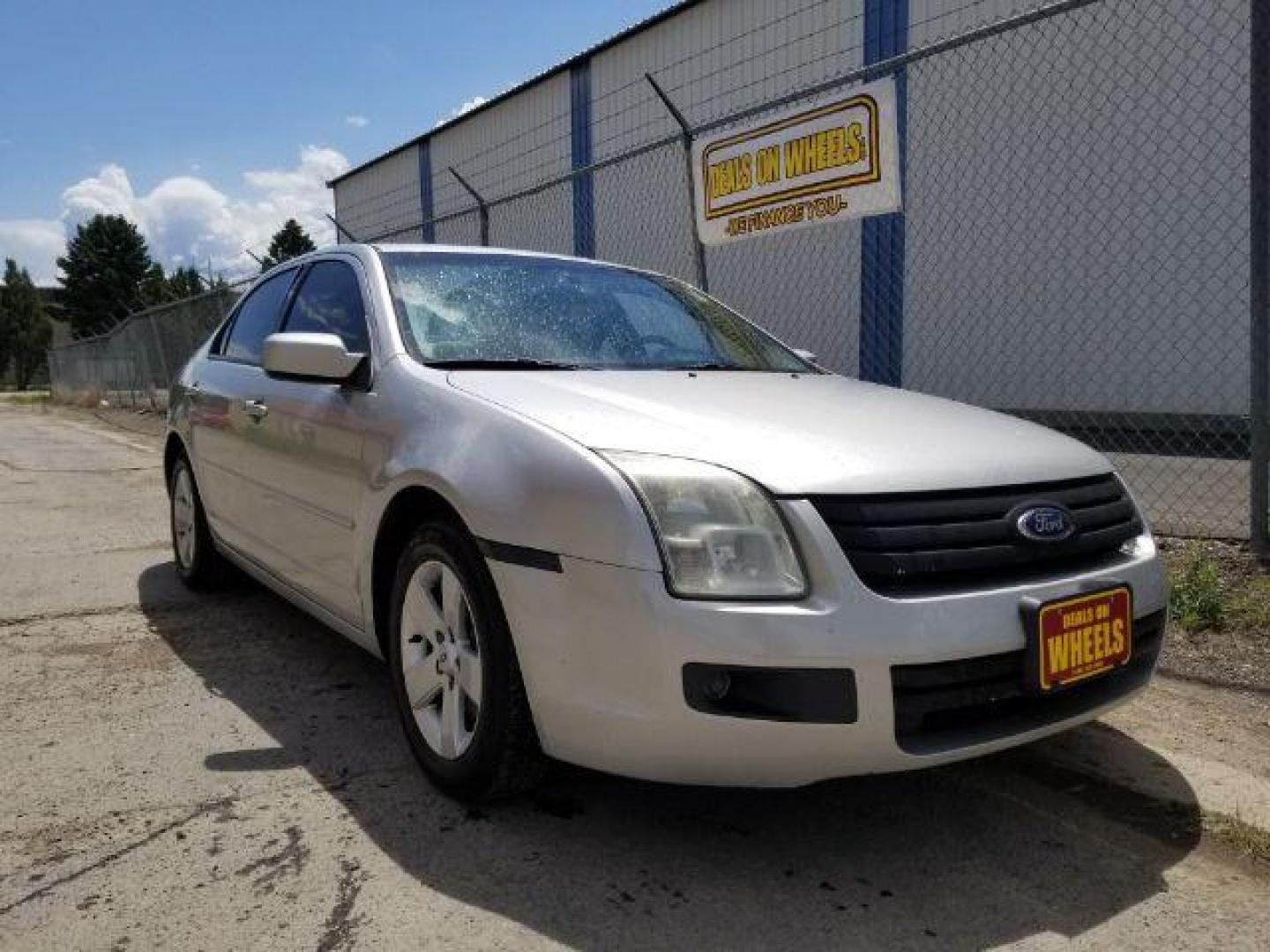 2009 Ford Fusion I4 SE (3FAHP07Z19R) with an 2.3L L4 DOHC 16V engine, located at 4801 10th Ave S,, Great Falls, MT, 59405, 0.000000, 0.000000 - Photo#6