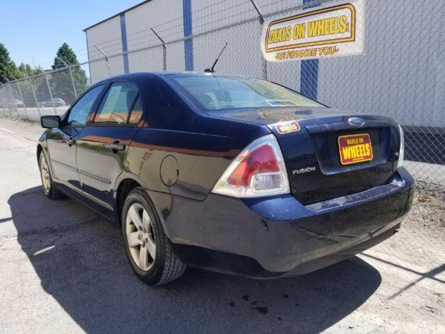 2009 Ford Fusion I4 SE (3FAHP07Z89R) with an 2.3L L4 DOHC 16V engine, located at 4801 10th Ave S,, Great Falls, MT, 59405, 0.000000, 0.000000 - Photo#3