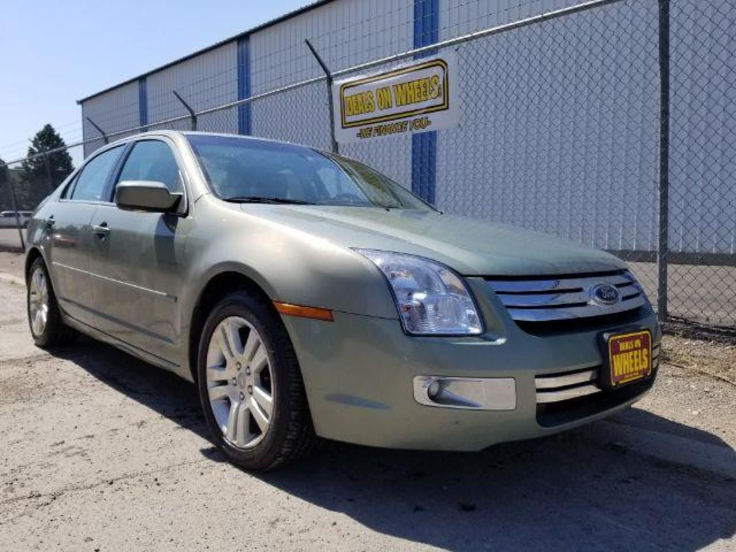 2009 Ford Fusion V6 SEL AWD (3FAHP02119R) with an 3.0L V6 DOHC 24V engine, located at 601 E. Idaho St., Kalispell, MT, 59901, (406) 300-4664, 0.000000, 0.000000 - Photo#6