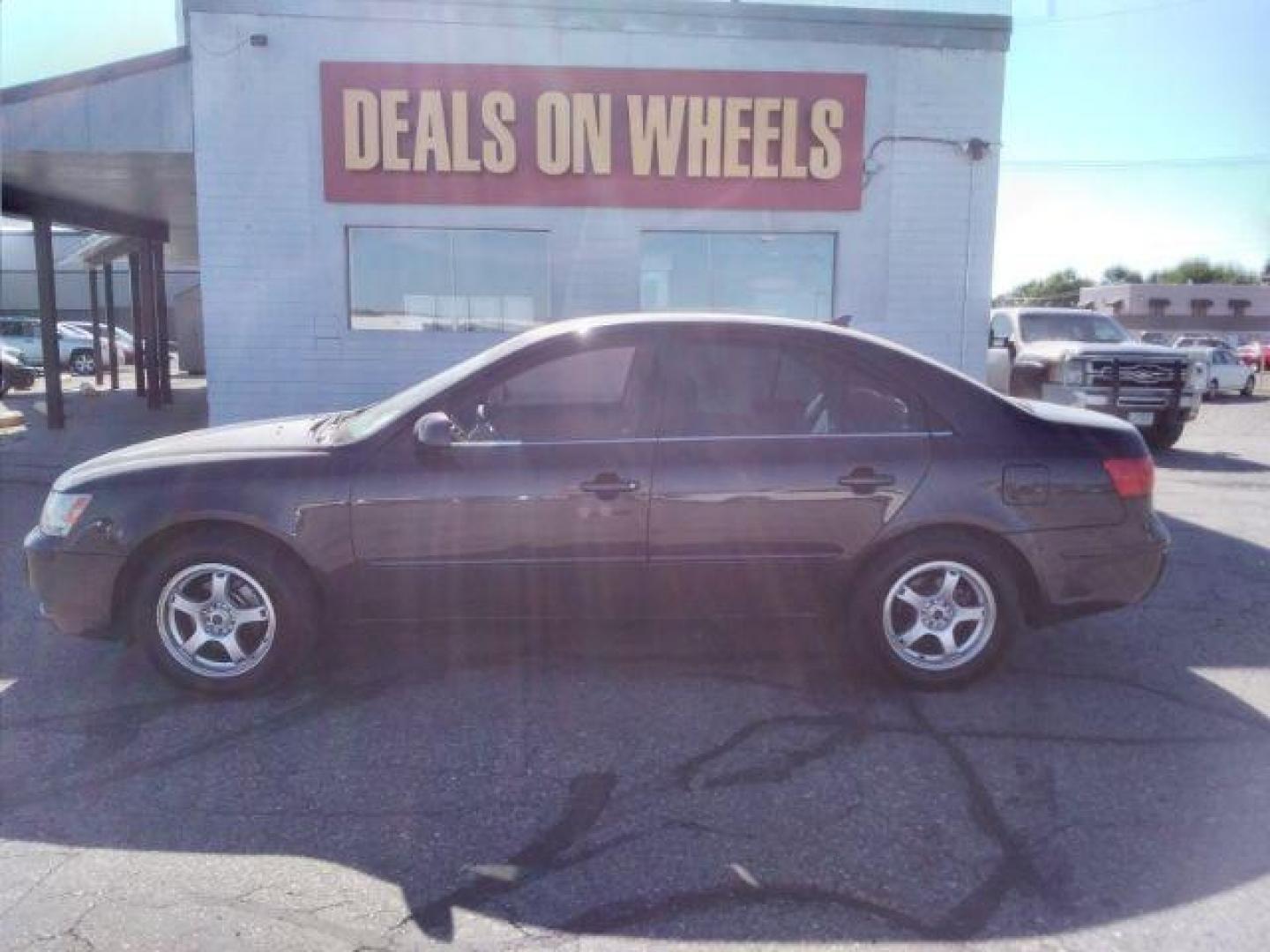 2009 Hyundai Sonata GLS (5NPET46C59H) with an 2.4L L4 DOHC 16V engine, located at 4047 Montana Ave., Billings, MT, 59101, 45.770847, -108.529800 - Photo#1