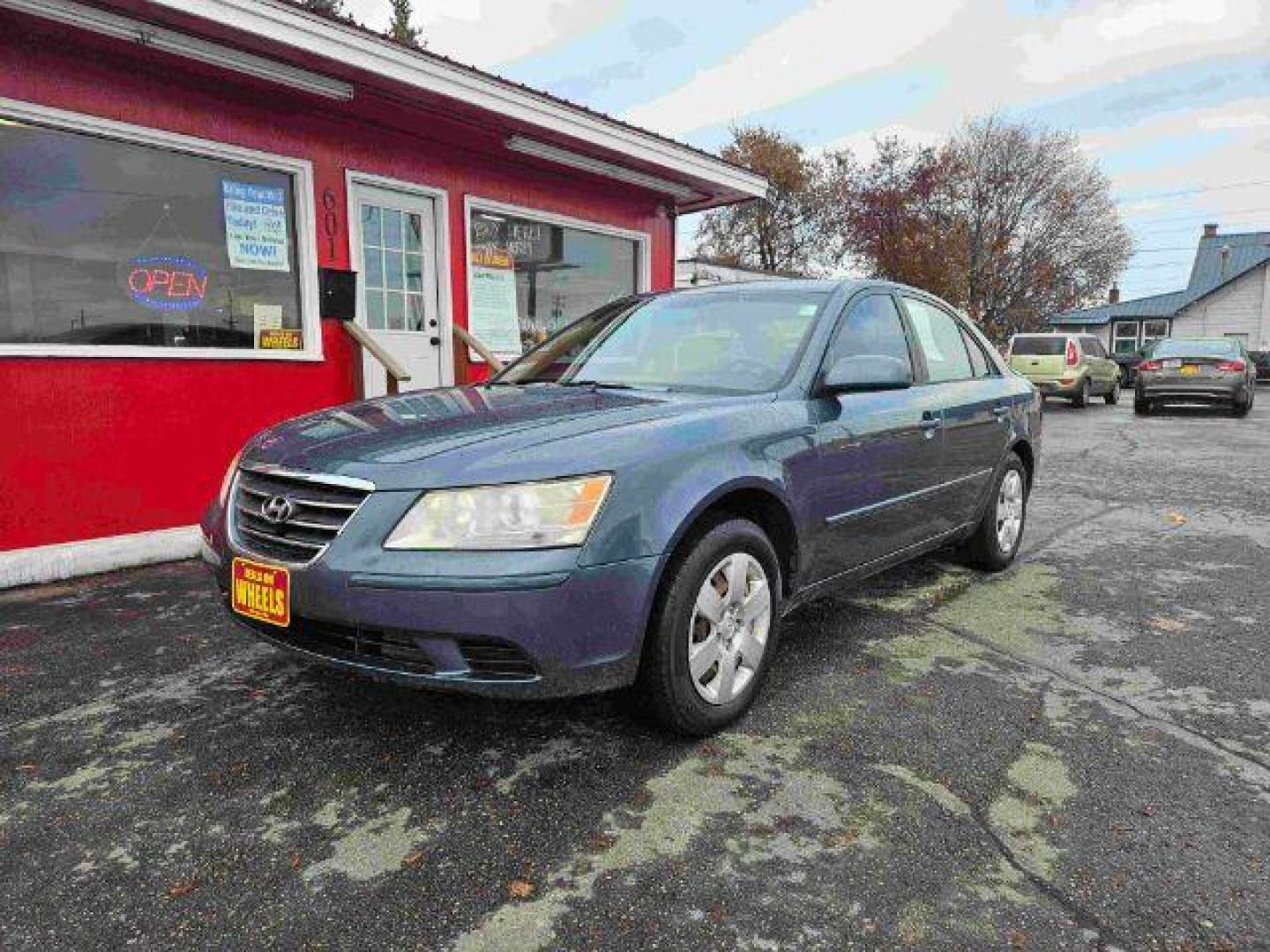 2009 Hyundai Sonata GLS (5NPET46C09H) with an 2.4L L4 DOHC 16V engine, located at 601 E. Idaho St., Kalispell, MT, 59901, (406) 300-4664, 0.000000, 0.000000 - Photo#0