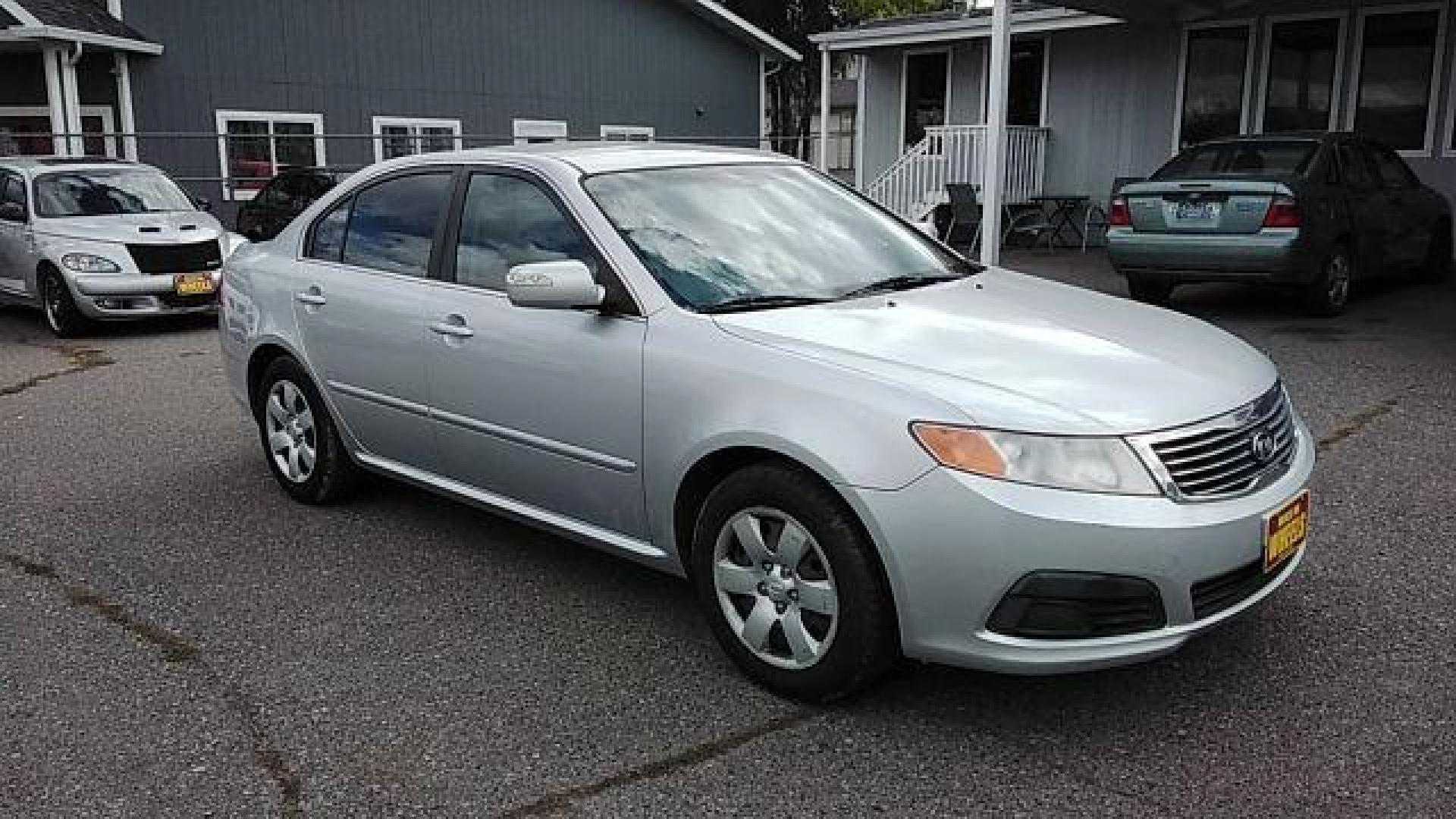 2009 Kia Optima LX (KNAGE228395) with an 2.4L L4 DOHC 16V engine, 4-Speed Automatic transmission, located at 1821 N Montana Ave., Helena, MT, 59601, 0.000000, 0.000000 - Photo#2