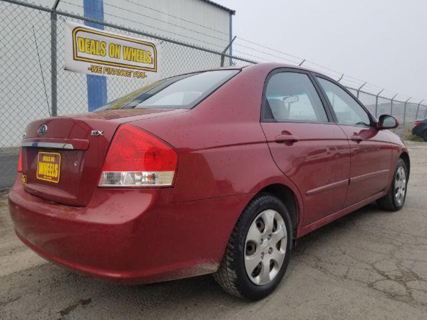 2009 Kia Spectra EX (KNAFE222195) with an 2.0L L4 DOHC 16V engine, located at 601 E. Idaho St., Kalispell, MT, 59901, (406) 300-4664, 0.000000, 0.000000 - Photo#4