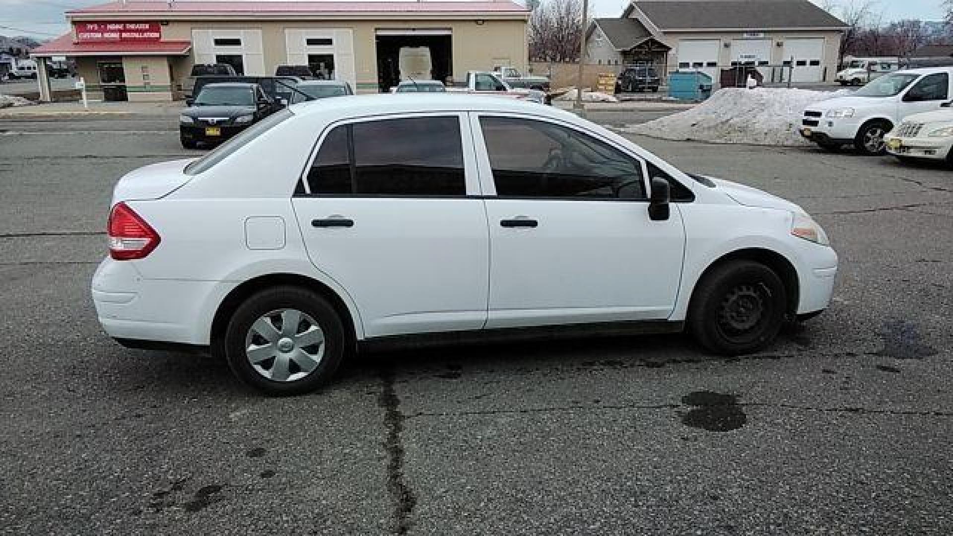 2009 Fresh Powder Nissan Versa 1.6 Base Sedan (3N1CC11E29L) with an 1.6L L4 DOHC 16V engine, located at 1821 N Montana Ave., Helena, MT, 59601, 0.000000, 0.000000 - Photo#3