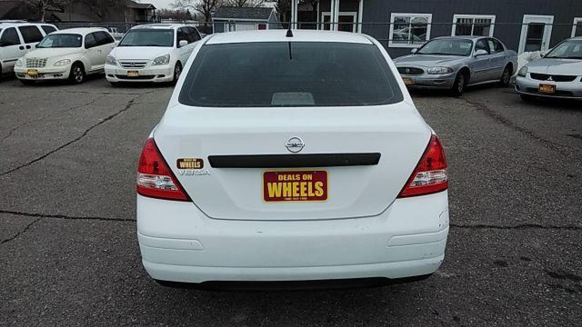 2009 Fresh Powder Nissan Versa 1.6 Base Sedan (3N1CC11E29L) with an 1.6L L4 DOHC 16V engine, located at 1821 N Montana Ave., Helena, MT, 59601, 0.000000, 0.000000 - Photo#5