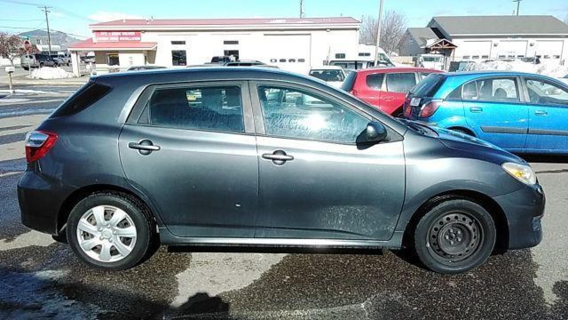 2009 Toyota Matrix Base 4-Speed AT (2T1KU40E69C) with an 1.8L L4 DOHC 16V engine, 4-Speed Automatic transmission, located at 1821 N Montana Ave., Helena, MT, 59601, 0.000000, 0.000000 - Photo#4