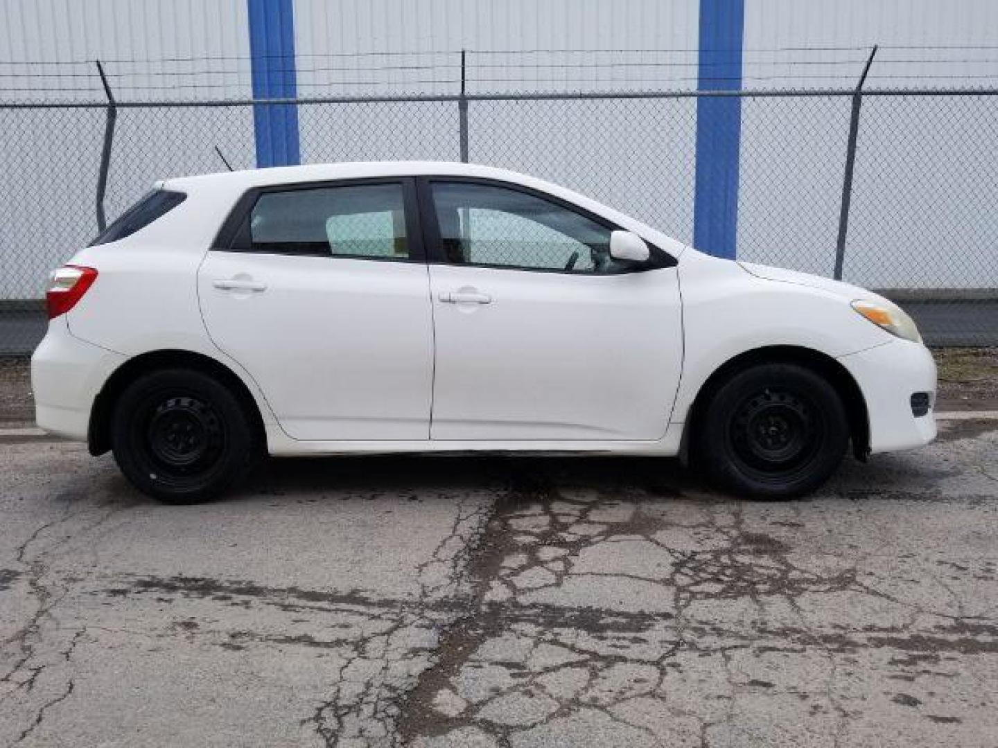 2009 Toyota Matrix Base 4-Speed AT (2T1KU40E09C) with an 1.8L L4 DOHC 16V engine, 4-Speed Automatic transmission, located at 1821 N Montana Ave., Helena, MT, 59601, 0.000000, 0.000000 - Photo#5