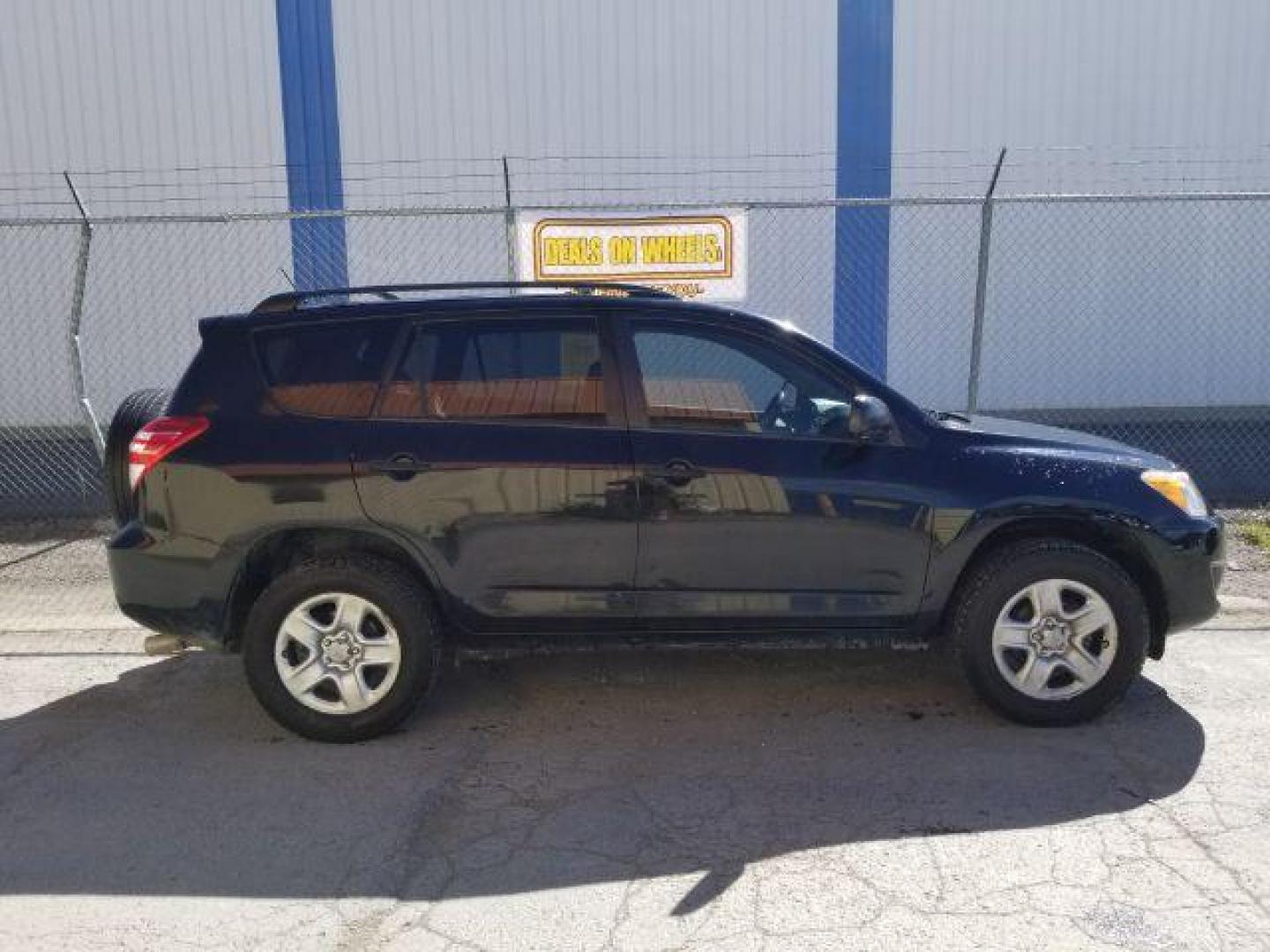 2009 Black Toyota RAV4 SPORT UTILITY 4-DR (JTMBF33V395) with an 2.4L L4 DOHC 16V engine, 4-Speed Automatic transmission, located at 1821 N Montana Ave., Helena, MT, 59601, 0.000000, 0.000000 - Photo#5