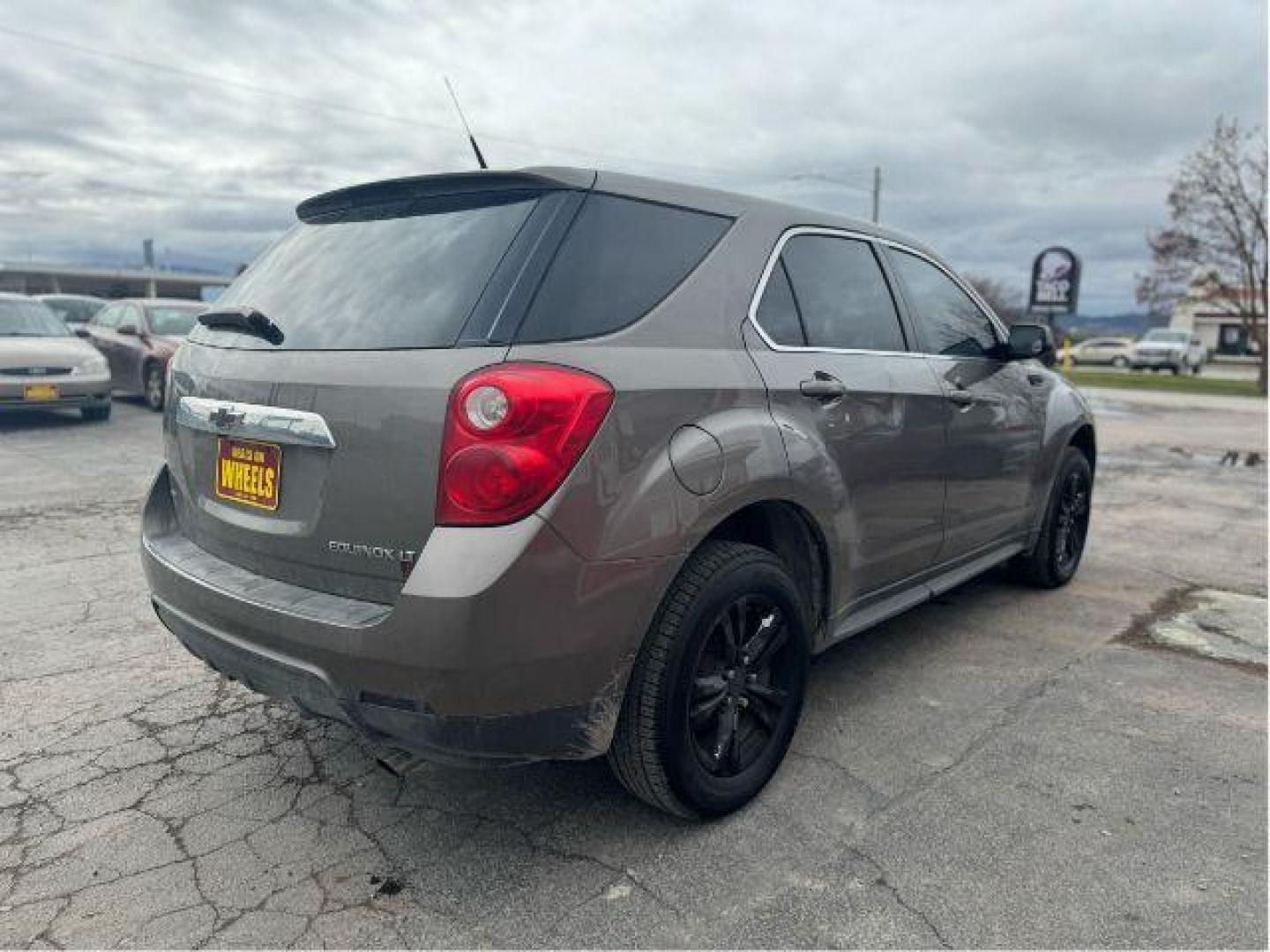 2010 Chevrolet Equinox LT2 FWD (2CNFLNEW0A6) with an 2.4L L4 DOHC 16V engine, 6-Speed Automatic transmission, located at 601 E. Idaho St., Kalispell, MT, 59901, (406) 300-4664, 0.000000, 0.000000 - Photo#4