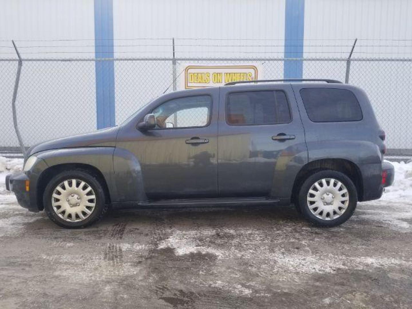 2010 Chevrolet HHR LT1 (3GNBABDB2AS) with an 2.2L L4 DOHC 16V FFV engine, 4-Speed Automatic transmission, located at 4801 10th Ave S,, Great Falls, MT, 59405, 0.000000, 0.000000 - Photo#6