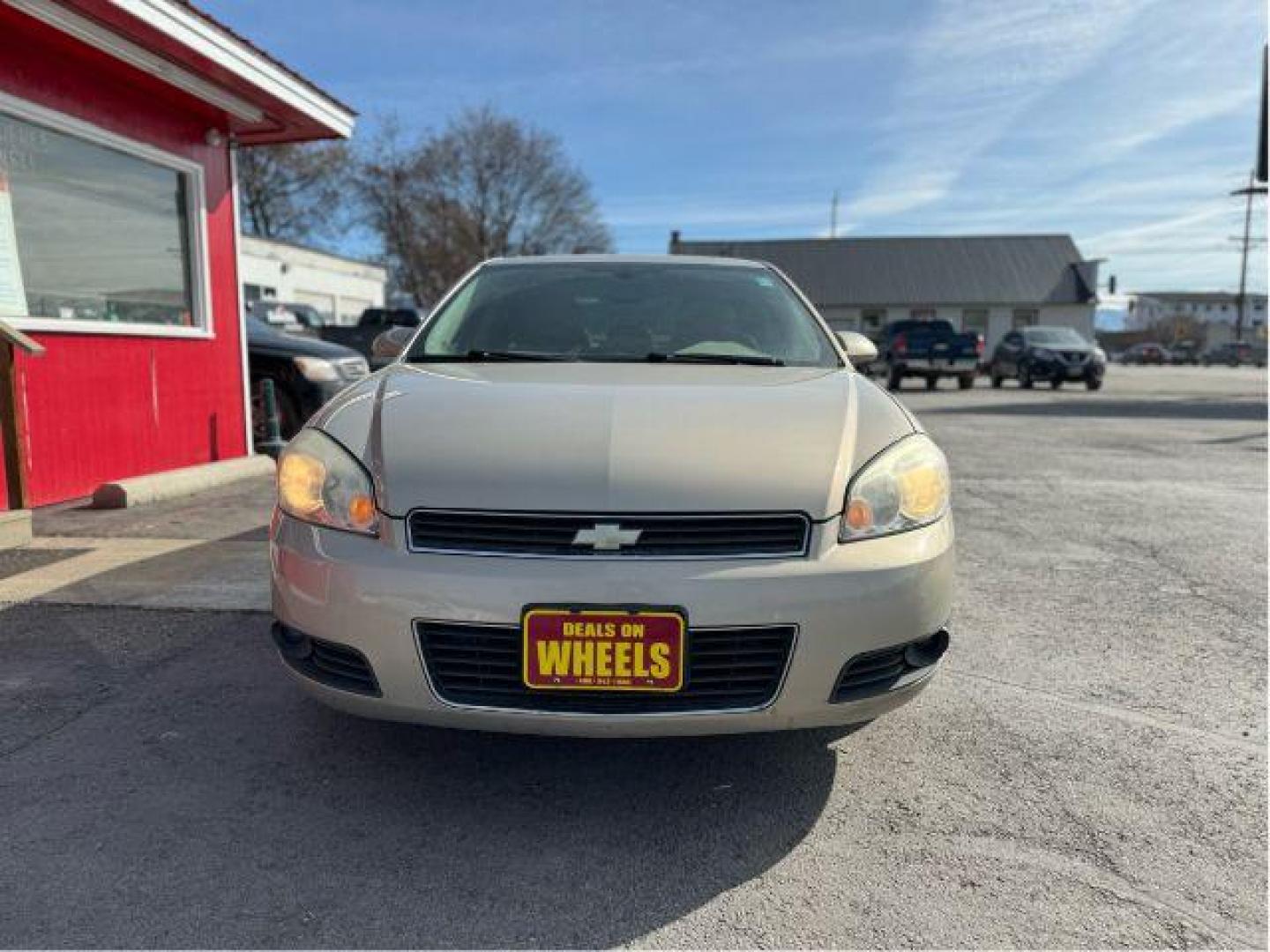 2010 Chevrolet Impala LT (2G1WB5ENXA1) with an 3.5L V6 OHV 12V engine, 4-Speed Automatic transmission, located at 601 E. Idaho St., Kalispell, MT, 59901, (406) 300-4664, 0.000000, 0.000000 - Photo#7