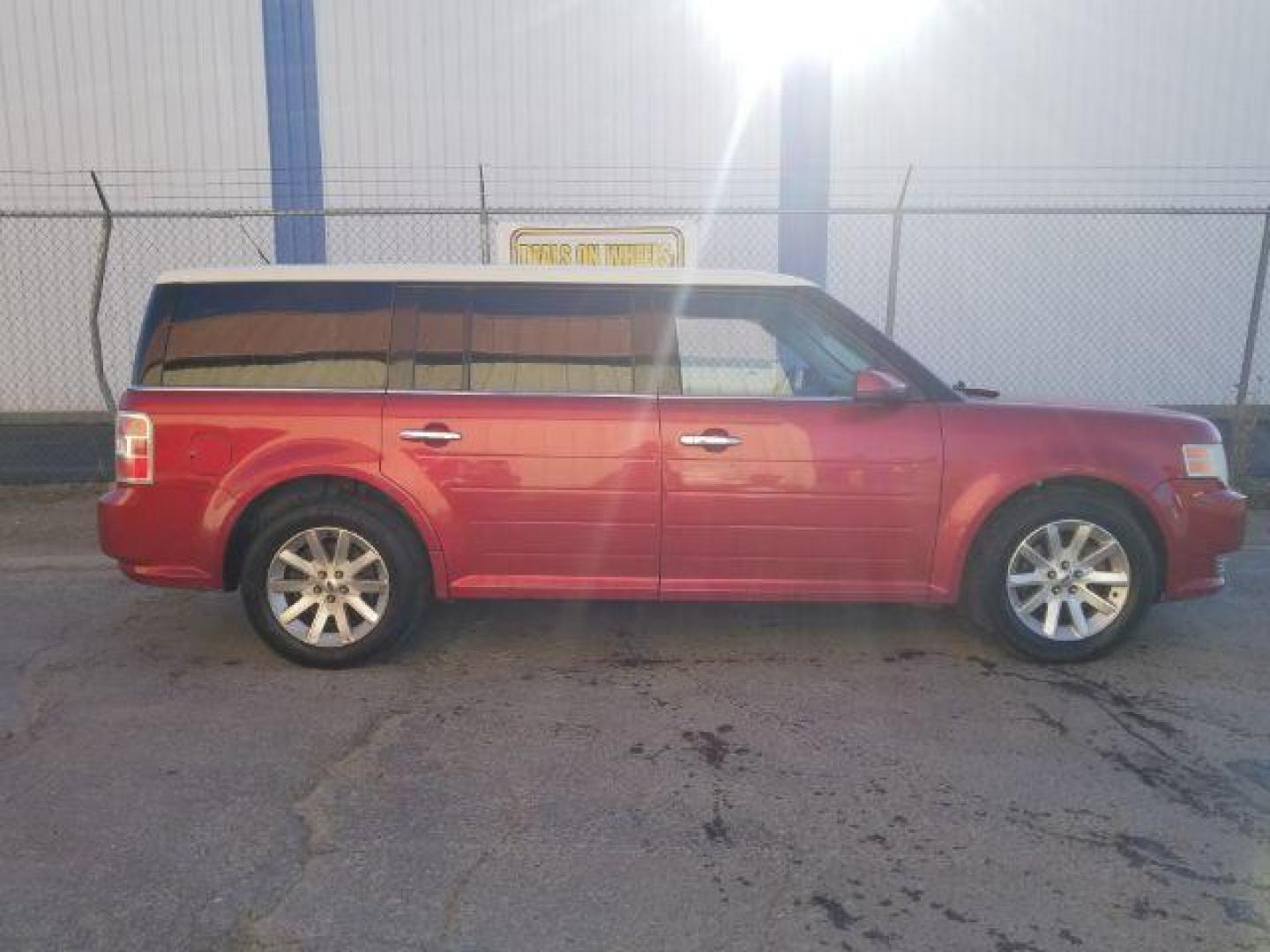 2010 Ford Flex SEL AWD (2FMHK6CC2AB) with an 3.5L V6 DOHC 24V engine, 6-Speed Automatic Ov transmission, located at 1800 West Broadway, Missoula, 59808, (406) 543-1986, 46.881348, -114.023628 - Photo#5