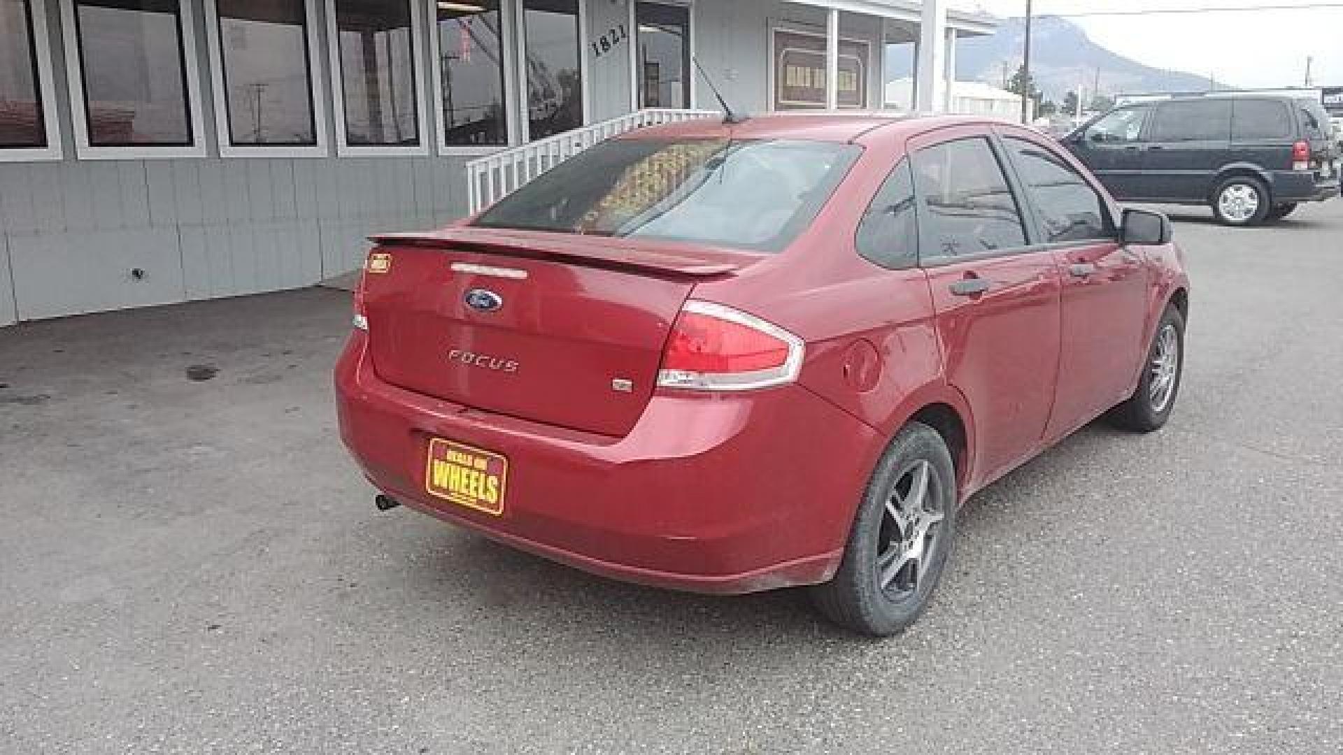 2010 Ford Focus SE Sedan (1FAHP3FN2AW) with an 2.0L L4 DOHC 16V engine, located at 1821 N Montana Ave., Helena, MT, 59601, 0.000000, 0.000000 - Photo#4