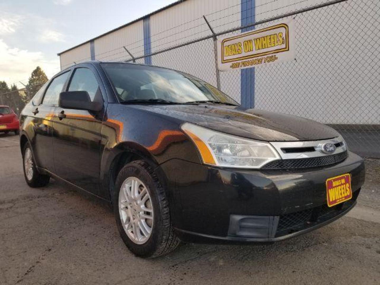 2010 Ford Focus SE Sedan (1FAHP3FN5AW) with an 2.0L L4 DOHC 16V engine, located at 601 E. Idaho St., Kalispell, MT, 59901, (406) 300-4664, 0.000000, 0.000000 - Photo#2