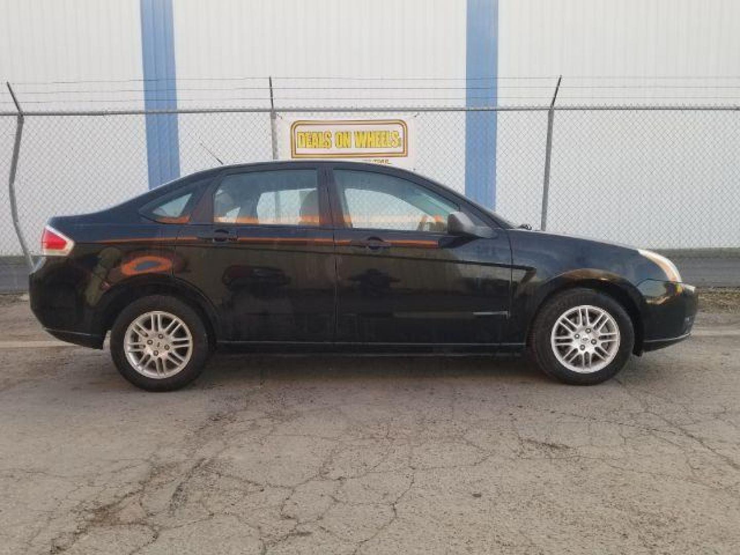 2010 Ford Focus SE Sedan (1FAHP3FN5AW) with an 2.0L L4 DOHC 16V engine, located at 601 E. Idaho St., Kalispell, MT, 59901, (406) 300-4664, 0.000000, 0.000000 - Photo#3