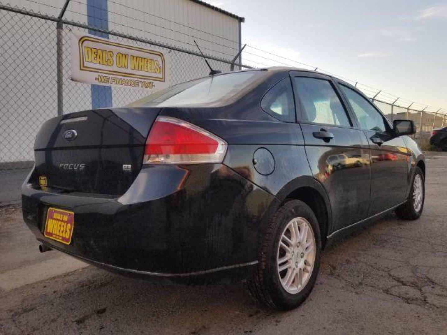 2010 Ford Focus SE Sedan (1FAHP3FN5AW) with an 2.0L L4 DOHC 16V engine, located at 601 E. Idaho St., Kalispell, MT, 59901, (406) 300-4664, 0.000000, 0.000000 - Photo#4