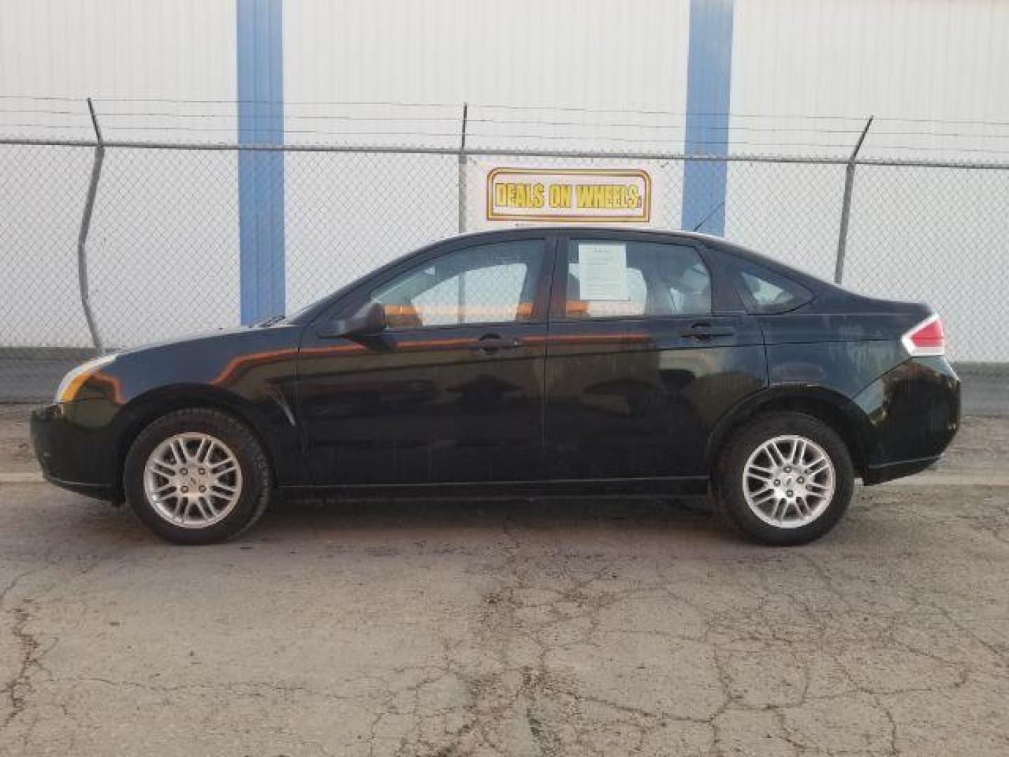 2010 Ford Focus SE Sedan (1FAHP3FN5AW) with an 2.0L L4 DOHC 16V engine, located at 601 E. Idaho St., Kalispell, MT, 59901, (406) 300-4664, 0.000000, 0.000000 - Photo#6