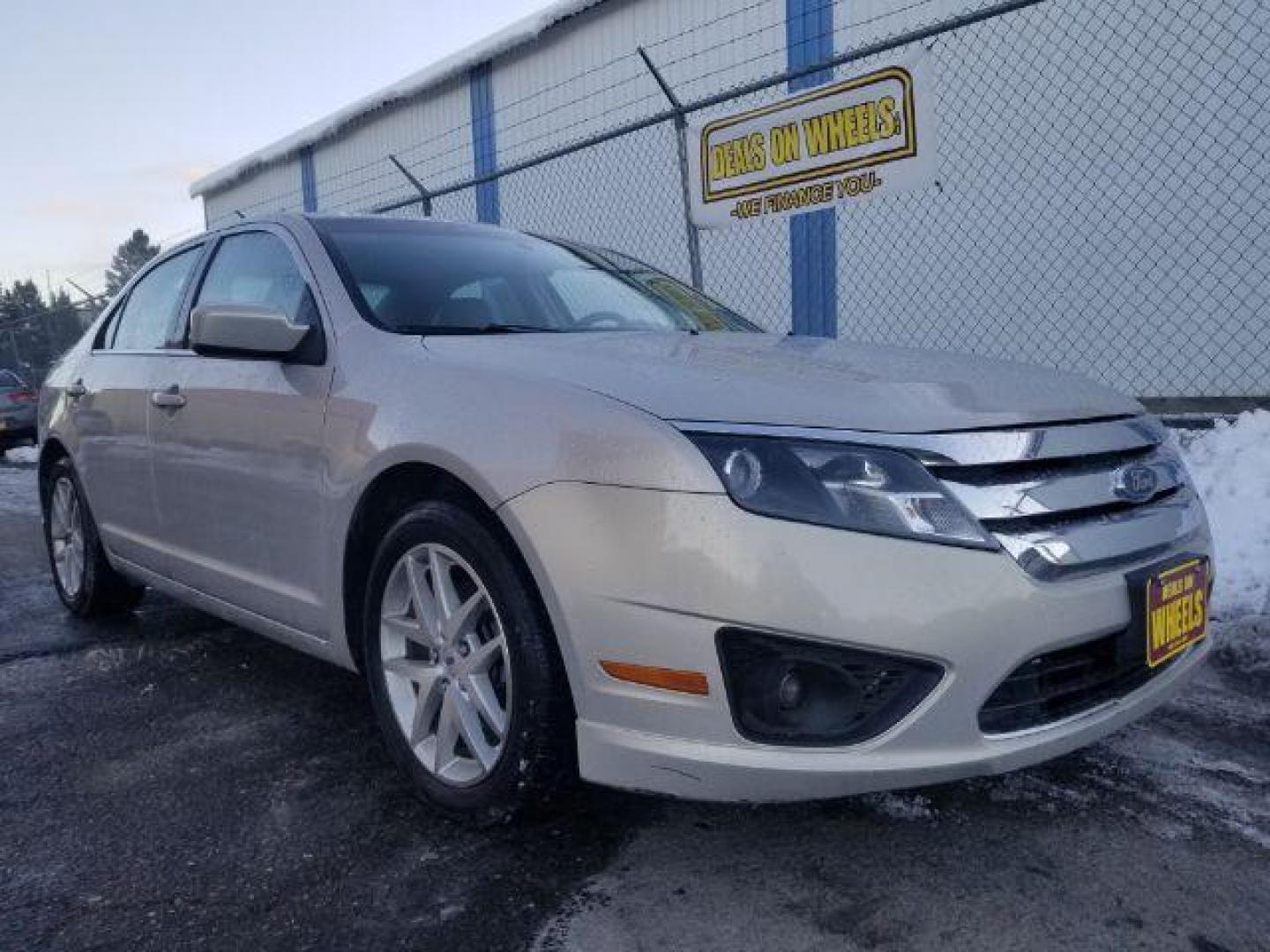 2010 Ford Fusion SE (3FAHP0HA9AR) with an 2.5L L4 DOHC 16V engine, located at 601 E. Idaho St., Kalispell, MT, 59901, (406) 300-4664, 0.000000, 0.000000 - Photo#2