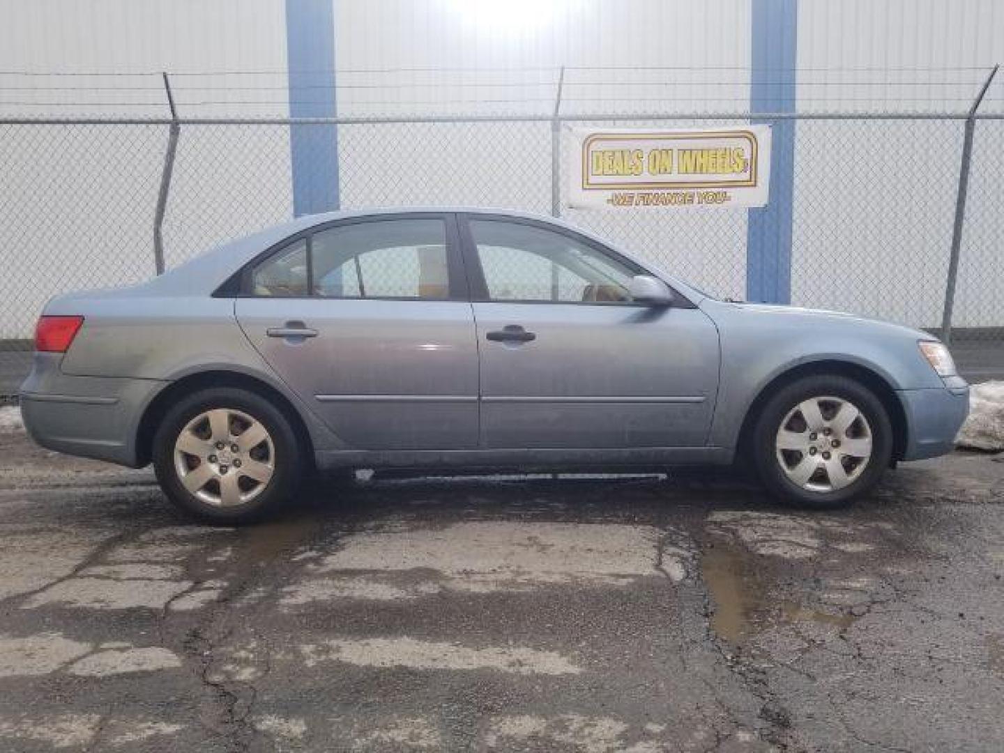 2010 Hyundai Sonata GLS (5NPET4ACXAH) with an 2.4L L4 DOHC 16V engine, located at 4801 10th Ave S,, Great Falls, MT, 59405, 0.000000, 0.000000 - Photo#4