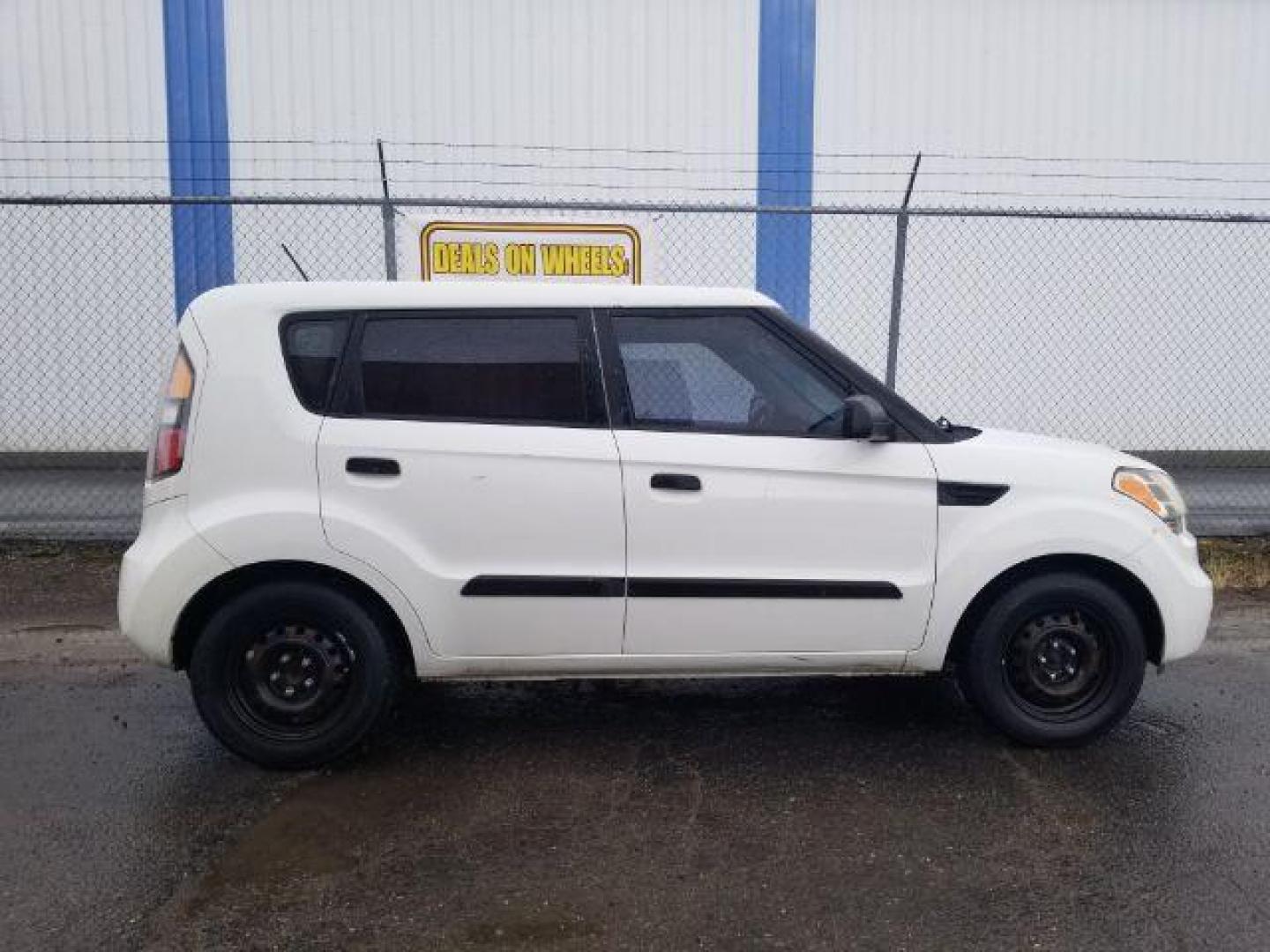 2010 Kia Soul Base (KNDJT2A10A7) with an 1.6L L4 DOHC 16V engine, 5-Speed Manual transmission, located at 1800 West Broadway, Missoula, 59808, (406) 543-1986, 46.881348, -114.023628 - Photo#5