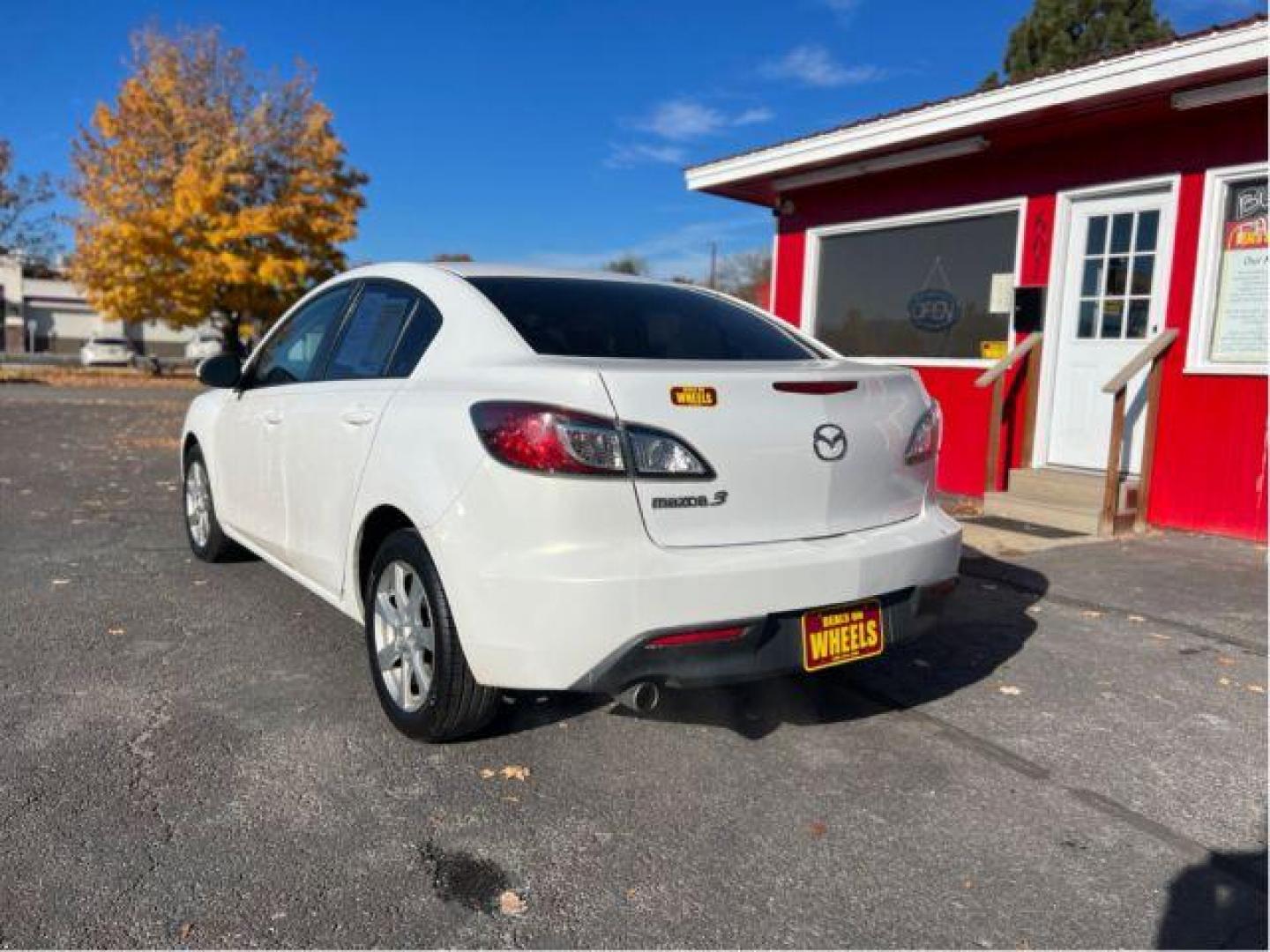 2010 Mazda MAZDA3 i Sport 4-Door (JM1BL1SF6A1) with an 2.0L L4 DOHC 16V engine, located at 601 E. Idaho St., Kalispell, MT, 59901, (406) 300-4664, 0.000000, 0.000000 - Photo#2