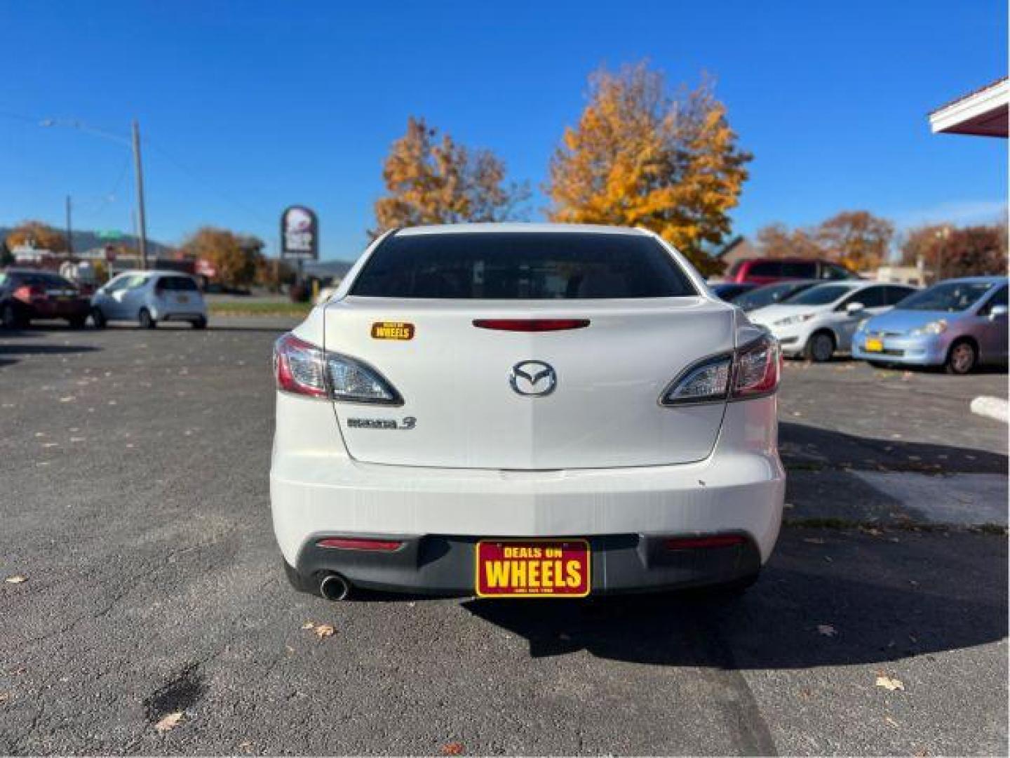 2010 Mazda MAZDA3 i Sport 4-Door (JM1BL1SF6A1) with an 2.0L L4 DOHC 16V engine, located at 601 E. Idaho St., Kalispell, MT, 59901, (406) 300-4664, 0.000000, 0.000000 - Photo#3