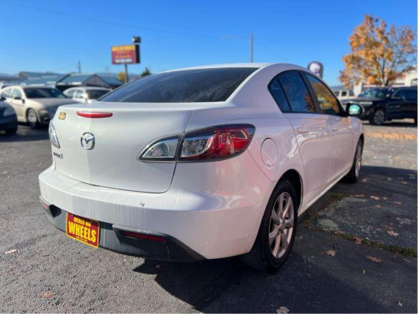 2010 Mazda MAZDA3 i Sport 4-Door (JM1BL1SF6A1) with an 2.0L L4 DOHC 16V engine, located at 601 E. Idaho St., Kalispell, MT, 59901, (406) 300-4664, 0.000000, 0.000000 - Photo#4