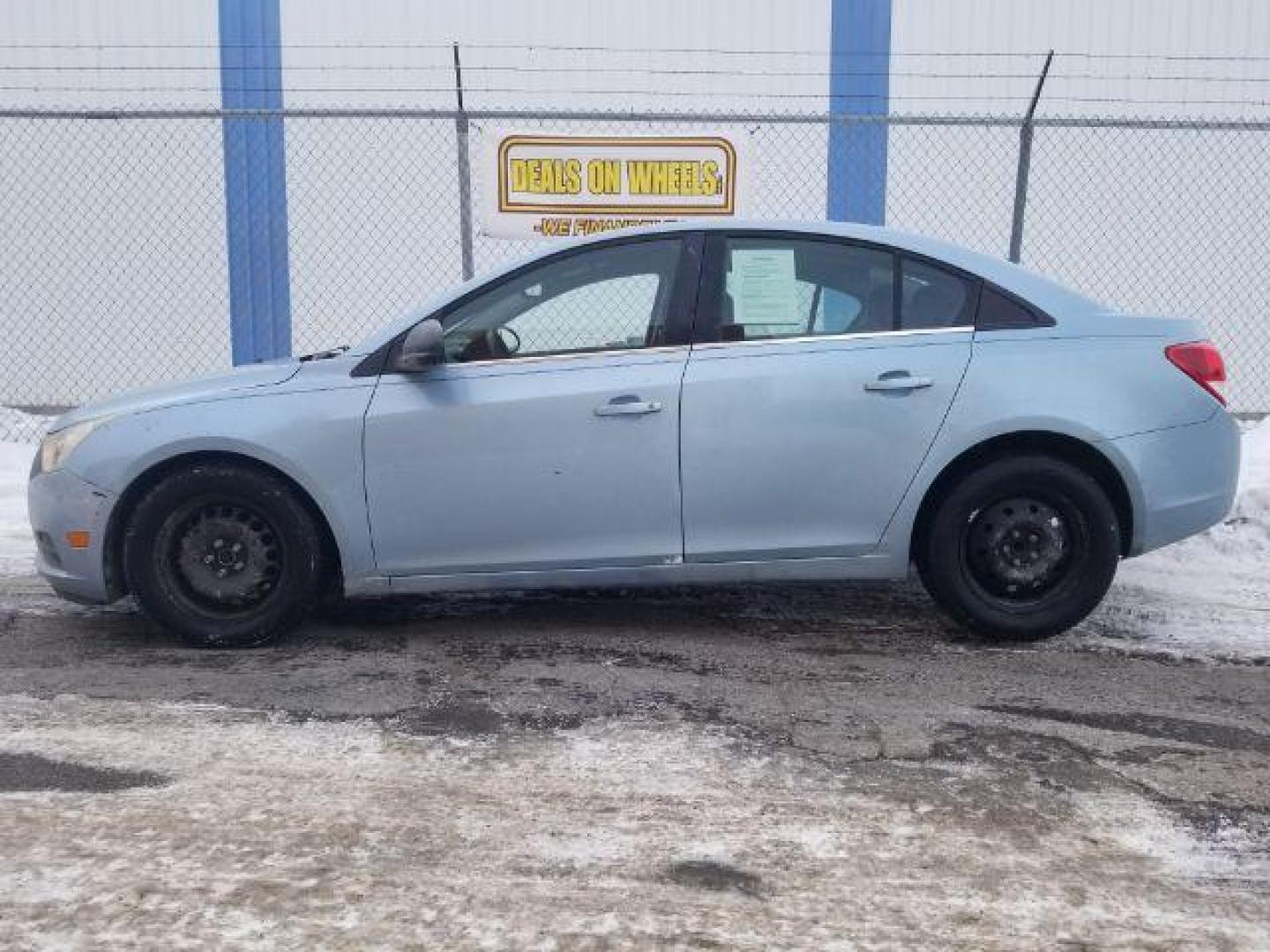 2011 Chevrolet Cruze 2LS (1G1PC5SH1B7) with an 1.8L L4 DOHC 16V FFV engine, 6-Speed Automatic transmission, located at 601 E. Idaho St., Kalispell, MT, 59901, (406) 300-4664, 0.000000, 0.000000 - Photo#6