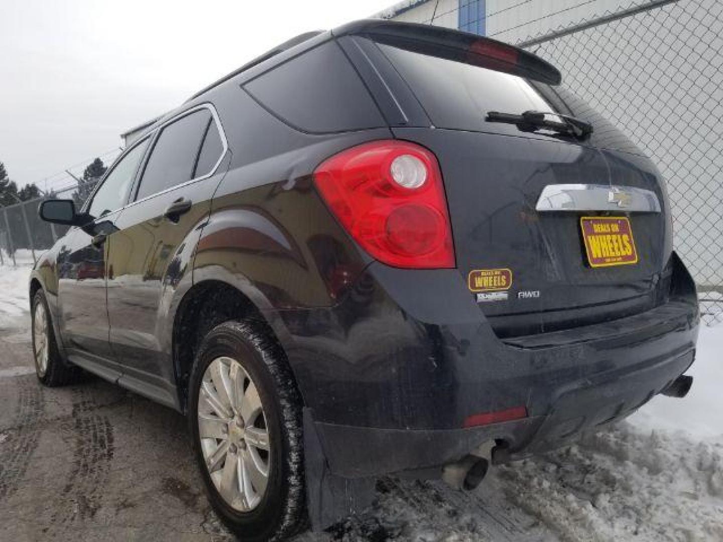 2011 Black Chevrolet Equinox 2LT AWD (2CNFLNE50B6) with an 3.0L V6 DOHC 24V engine, 6-Speed Automatic transmission, located at 1800 West Broadway, Missoula, 59808, (406) 543-1986, 46.881348, -114.023628 - Photo#4