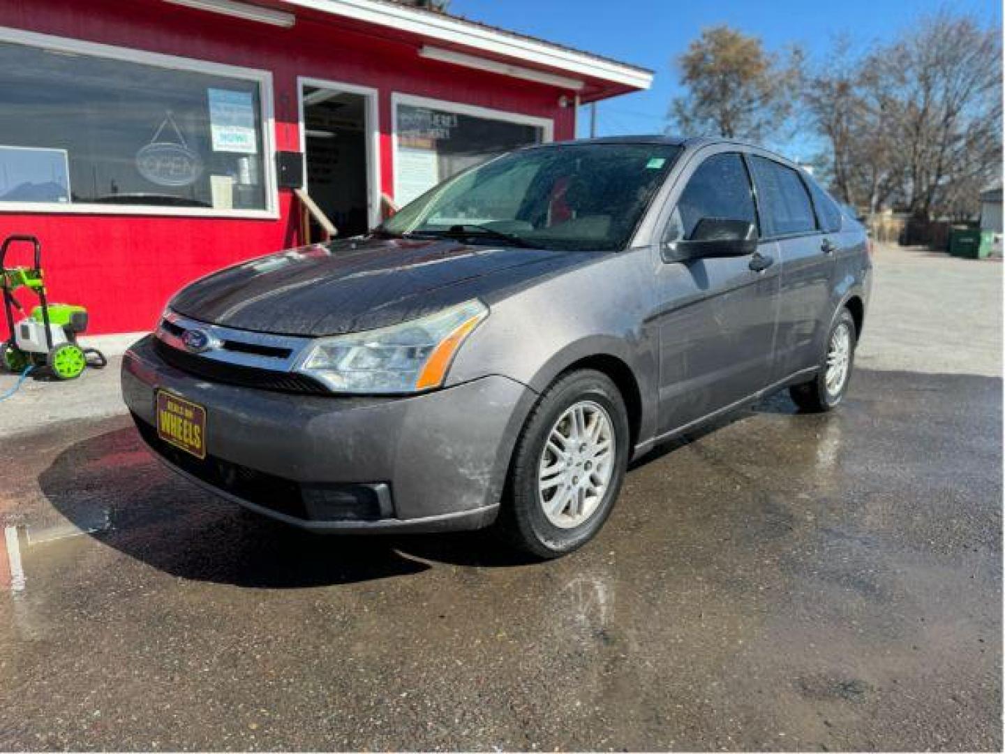 2011 Ford Focus SE Sedan (1FAHP3FN1BW) with an 2.0L L4 DOHC 16V engine, located at 601 E. Idaho St., Kalispell, MT, 59901, (406) 300-4664, 0.000000, 0.000000 - Photo#0