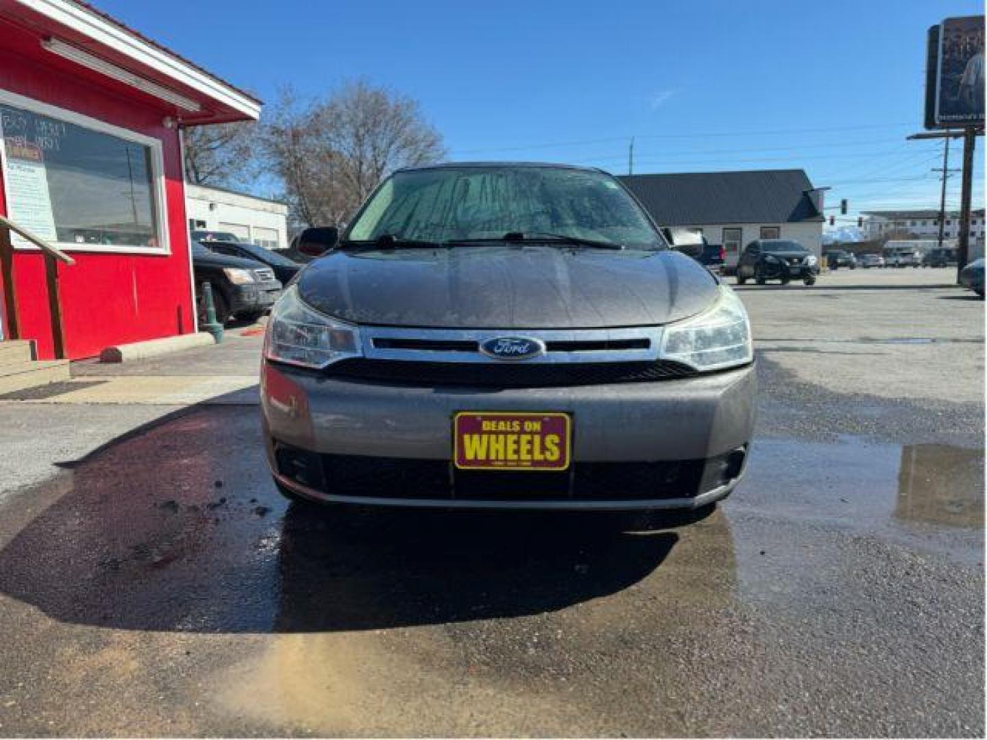 2011 Ford Focus SE Sedan (1FAHP3FN1BW) with an 2.0L L4 DOHC 16V engine, located at 601 E. Idaho St., Kalispell, MT, 59901, (406) 300-4664, 0.000000, 0.000000 - Photo#7